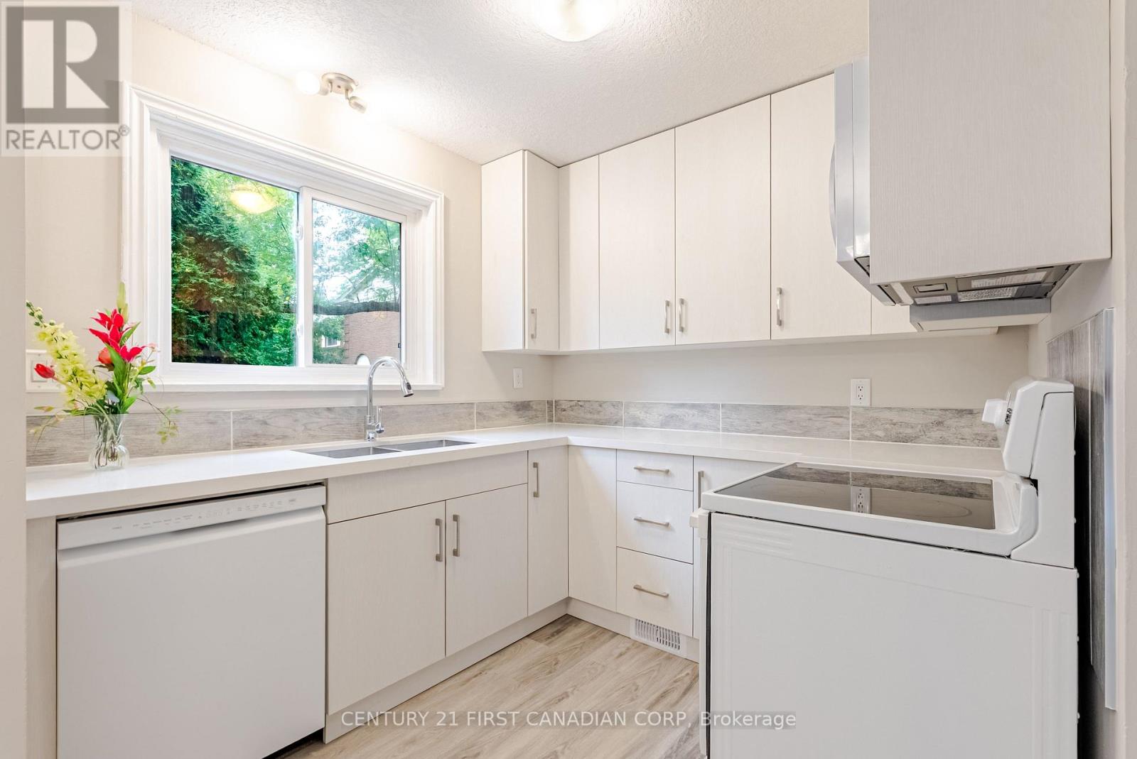 8 - 360 Homestead Court, London North, Ontario  N6G 2E9 - Photo 8 - X12426254