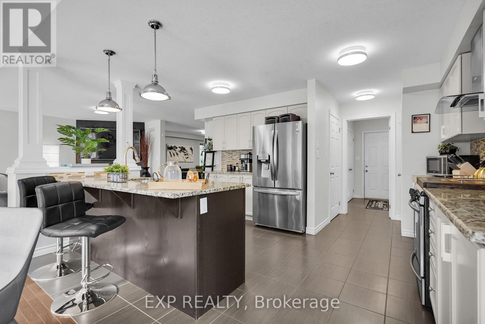 919 Foxcreek Road, London North, Ontario  N6G 0H1 - Photo 12 - X12426281