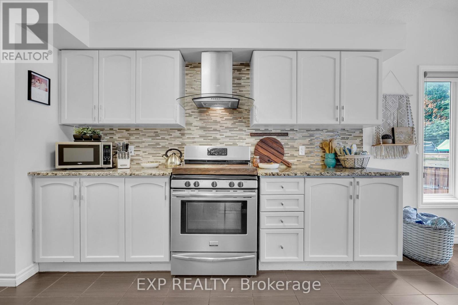 919 Foxcreek Road, London North, Ontario  N6G 0H1 - Photo 14 - X12426281