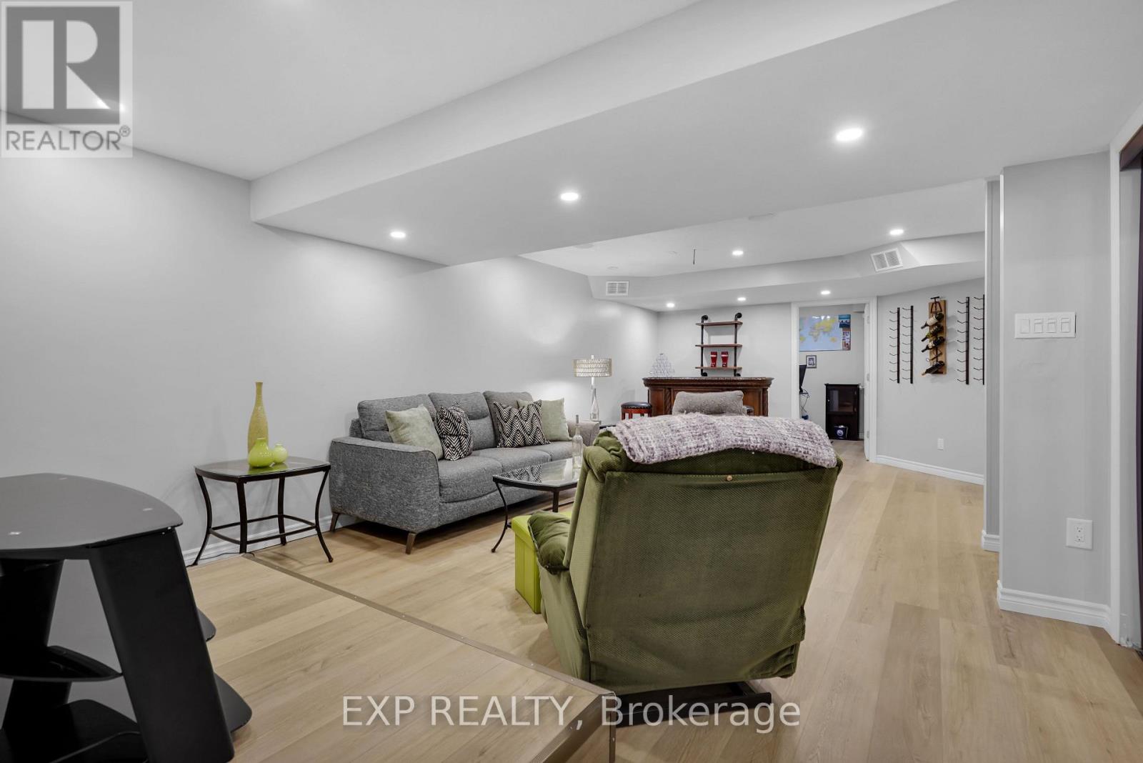 919 Foxcreek Road, London North, Ontario  N6G 0H1 - Photo 34 - X12426281