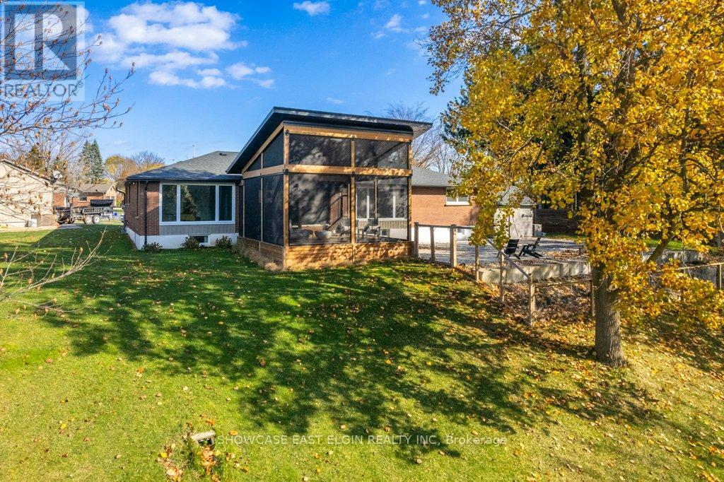 26 Lawrence Crescent, Aylmer, Ontario  N5H 1B5 - Photo 1 - X12426346