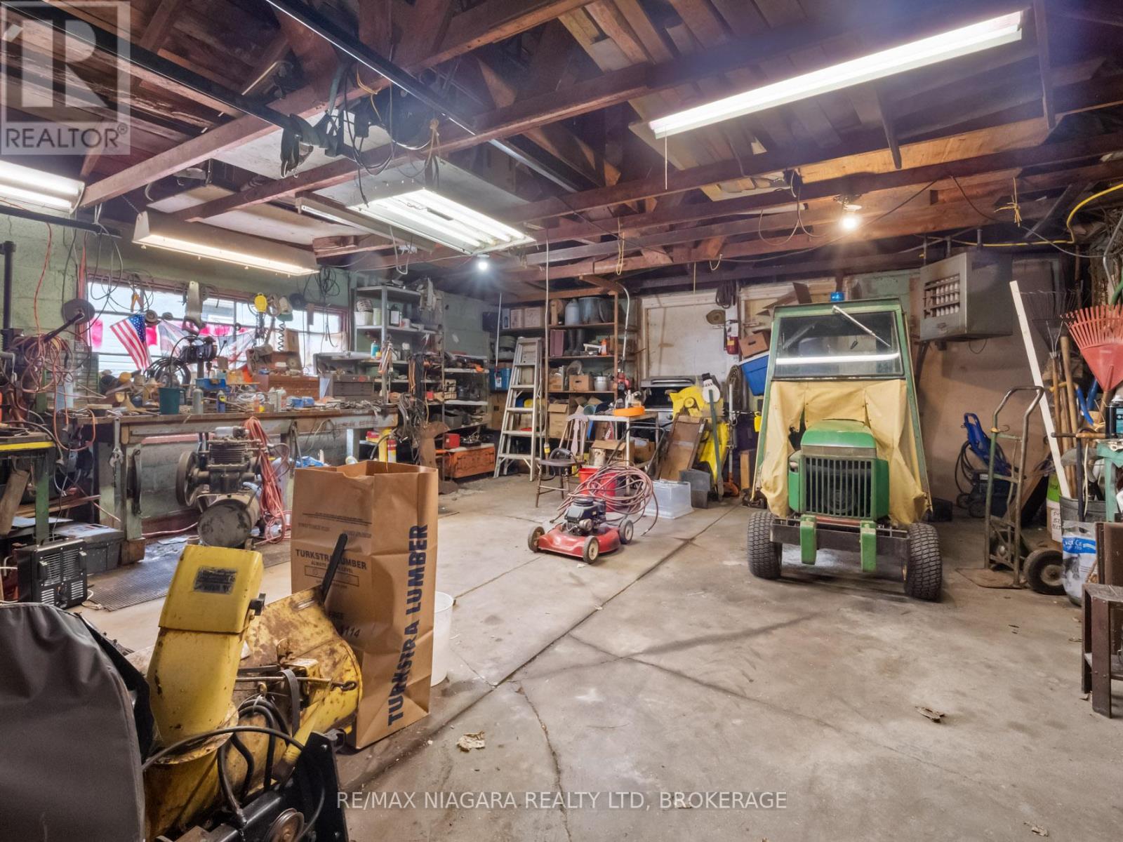 3719 Rebstock Road, Fort Erie, Ontario  L0S 1B0 - Photo 21 - X12391350