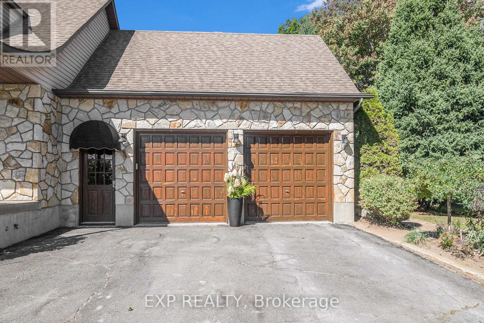 1919 Clark Road, Clarence-Rockland, Ontario  K4K 1K7 - Photo 9 - X12426238