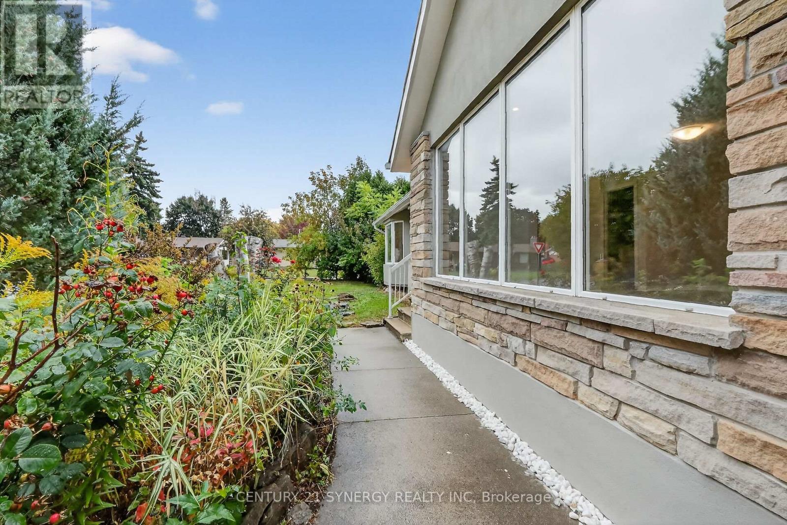 10 Pritchard Drive, Ottawa, Ontario  K2G 1B3 - Photo 4 - X12426280
