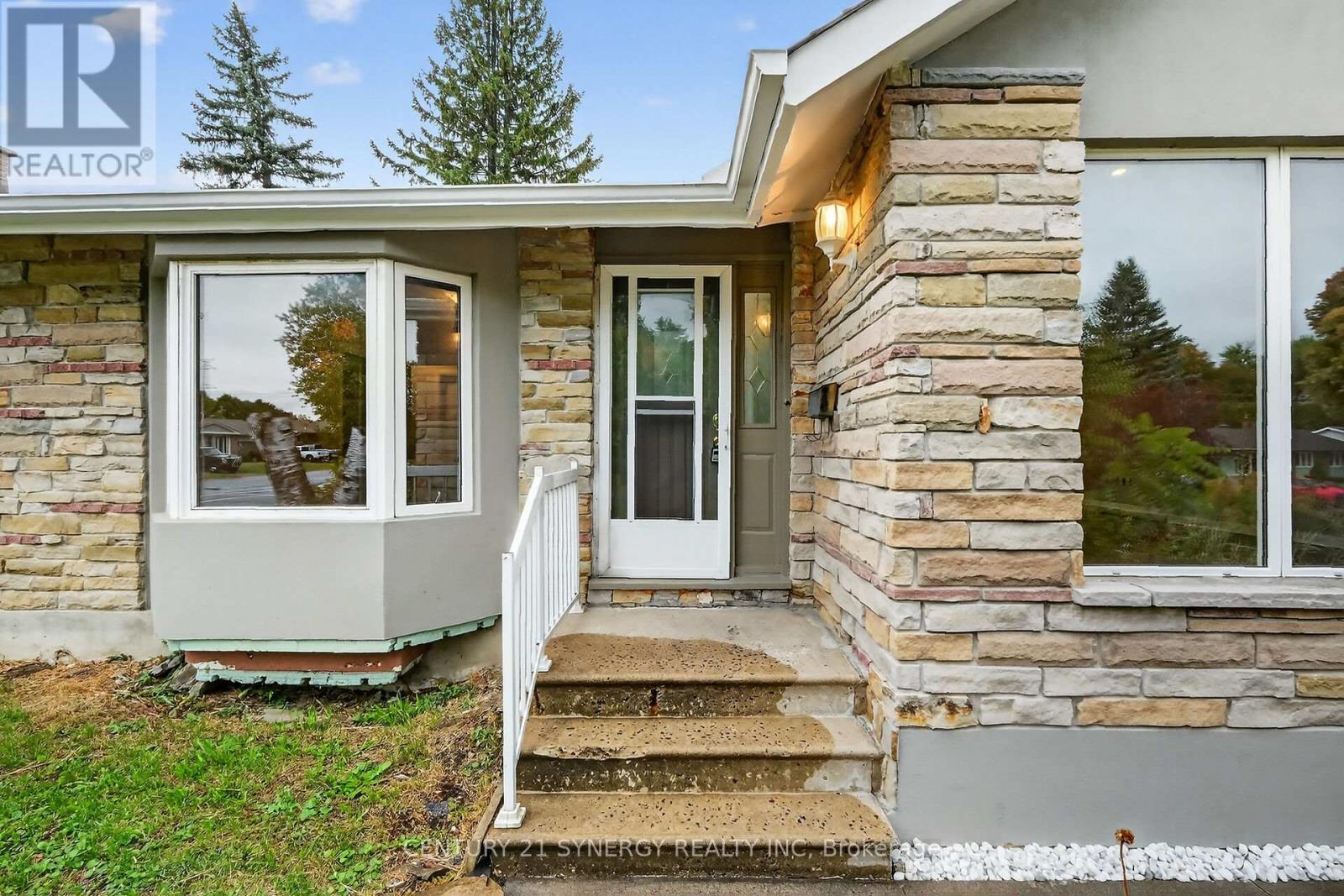 10 Pritchard Drive, Ottawa, Ontario  K2G 1B3 - Photo 5 - X12426280