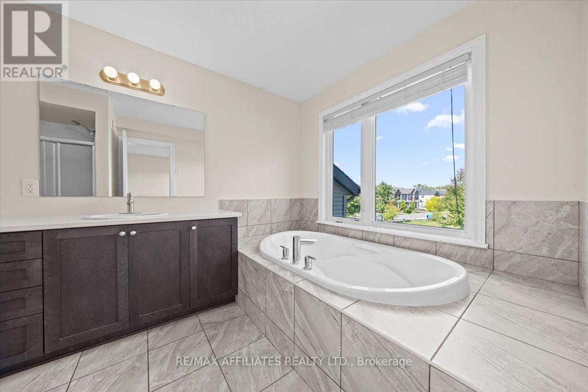 342 Melodie Street, Ottawa, Ontario  K1W 0H9 - Photo 31 - X12426298