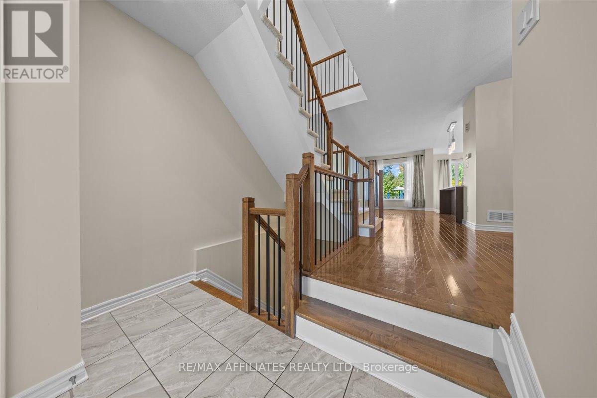 342 Melodie Street, Ottawa, Ontario  K1W 0H9 - Photo 5 - X12426298