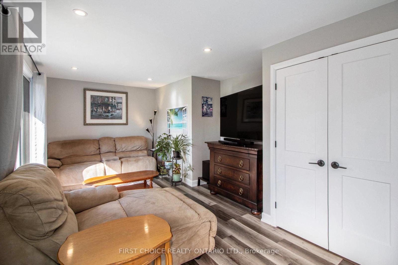 802 Chapman Street, Clarence-Rockland, Ontario  K4K 1E6 - Photo 7 - X12426305