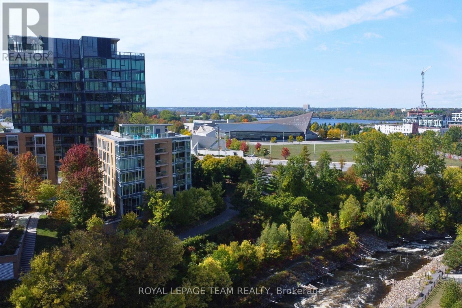 406 - 200 Lett Street, Ottawa, Ontario  K1R 0A7 - Photo 3 - X12426308