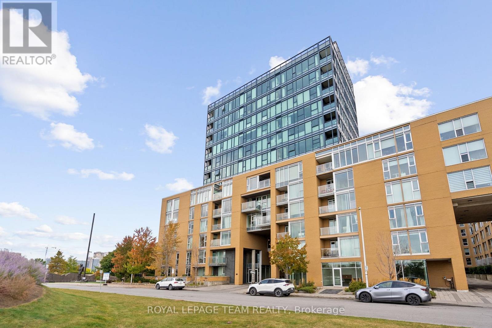 406 - 200 Lett Street, Ottawa, Ontario  K1R 0A7 - Photo 4 - X12426308