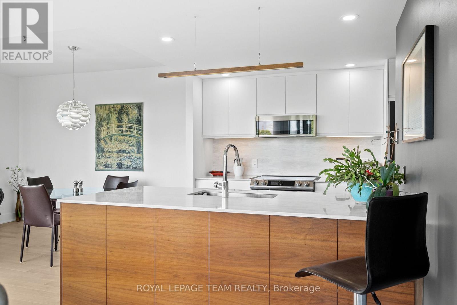 406 - 200 Lett Street, Ottawa, Ontario  K1R 0A7 - Photo 6 - X12426308