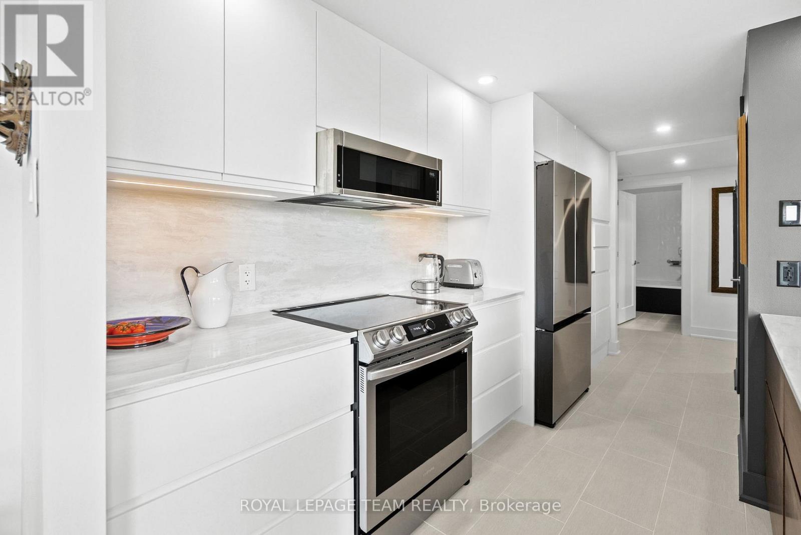 406 - 200 Lett Street, Ottawa, Ontario  K1R 0A7 - Photo 8 - X12426308