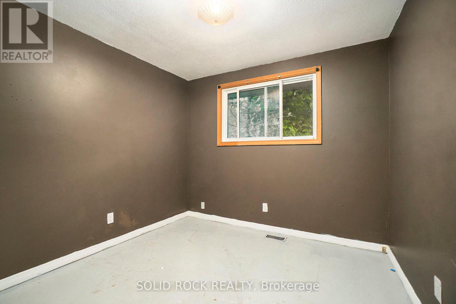 120 Ida Street N, Arnprior, Ontario  K7S 3J3 - Photo 13 - X12426344