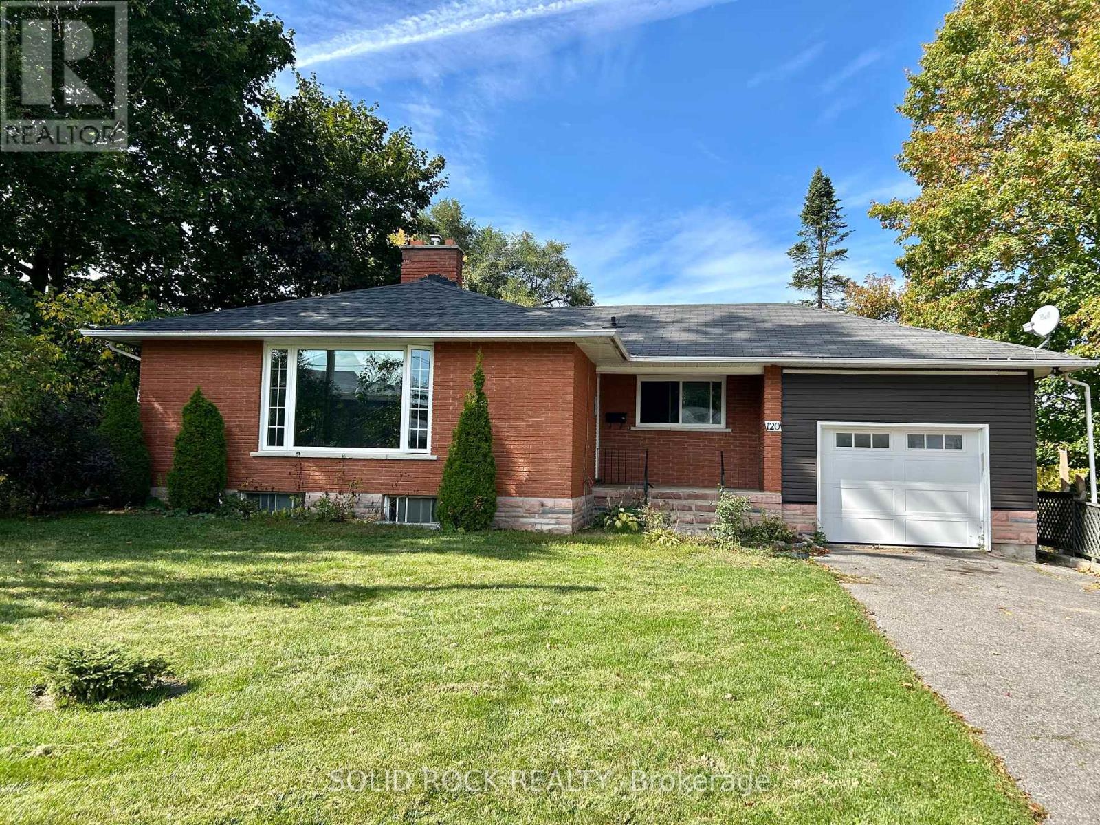 120 Ida Street N, Arnprior, Ontario  K7S 3J3 - Photo 2 - X12426344