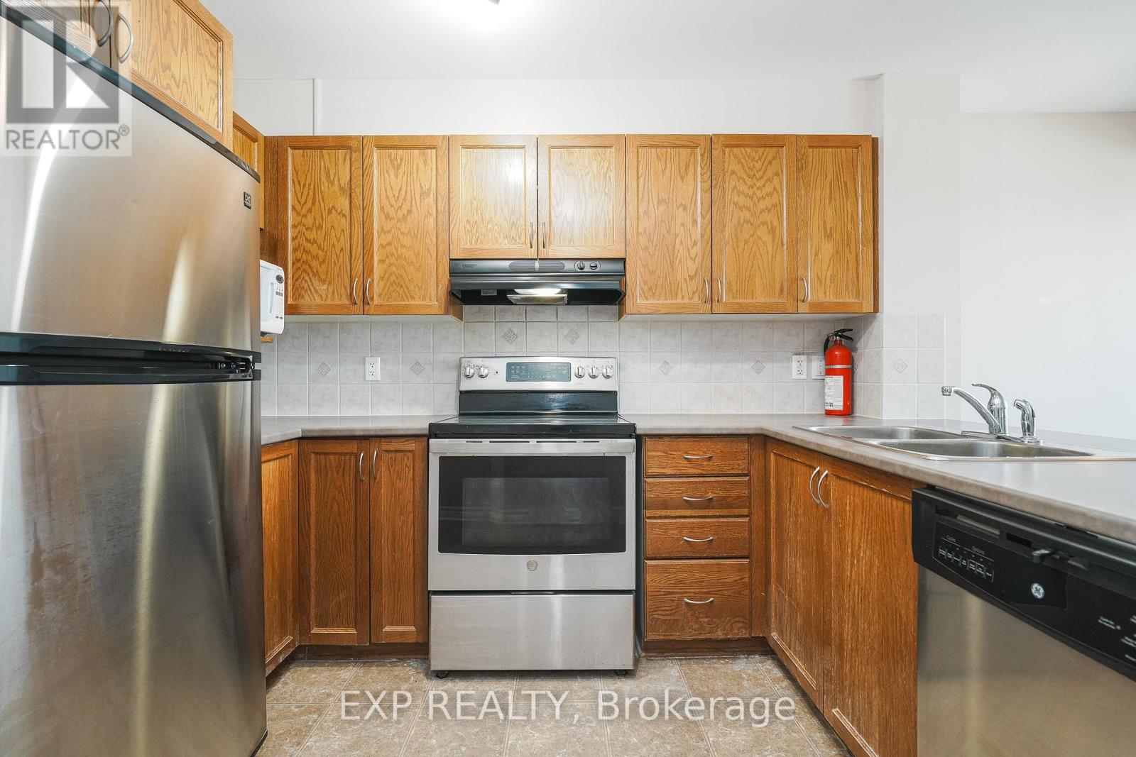 620 Lakeridge Drive, Ottawa, Ontario  K4A 0H4 - Photo 3 - X12426355
