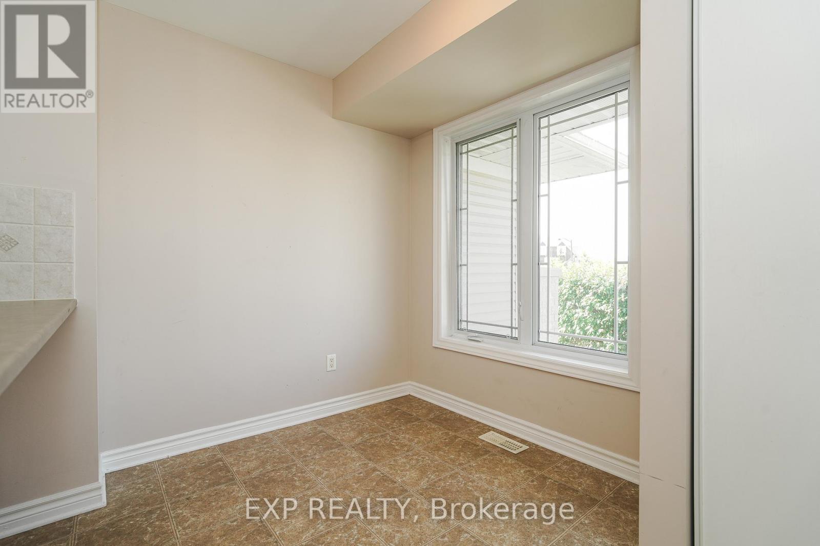 620 Lakeridge Drive, Ottawa, Ontario  K4A 0H4 - Photo 6 - X12426355