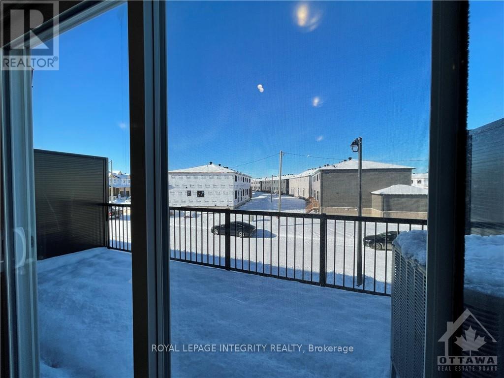 1067 Speedvale Court, Ottawa, Ontario  K2T 0P6 - Photo 11 - X12426396