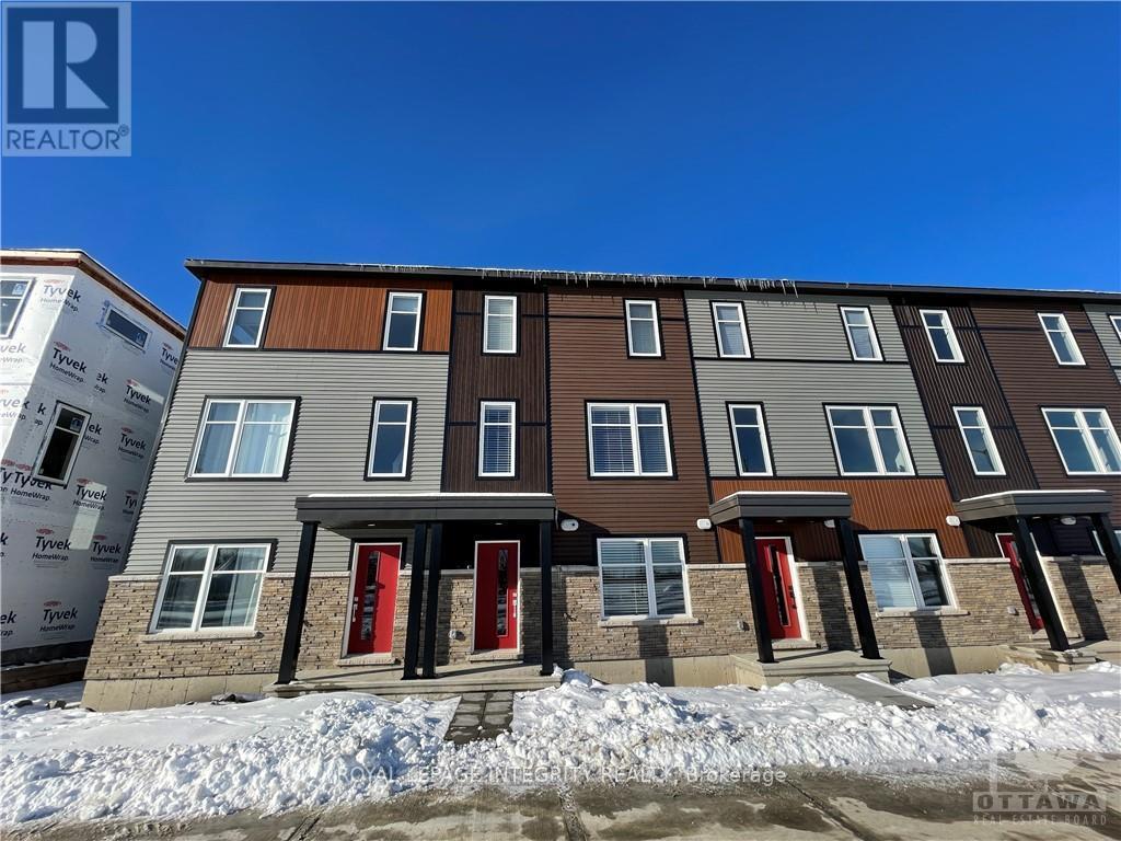 1067 Speedvale Court, Ottawa, Ontario  K2T 0P6 - Photo 2 - X12426396
