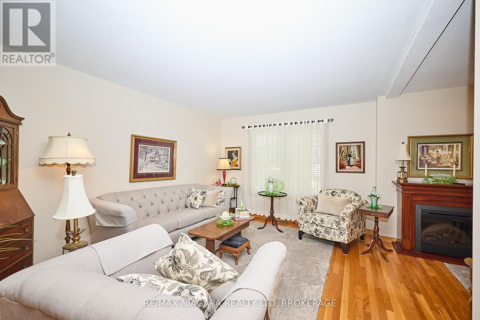 524 Lakeview Road, Fort Erie, Ontario  L2A 4W6 - Photo 8 - X12426291