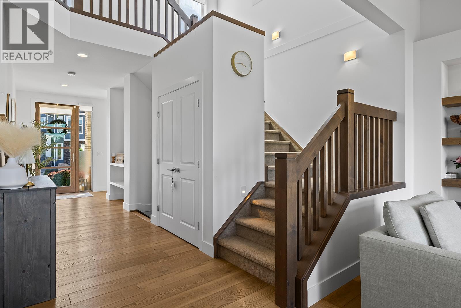 1174 Goldfinch Place, Kelowna, British Columbia  V1W 5M1 - Photo 4 - 10362872