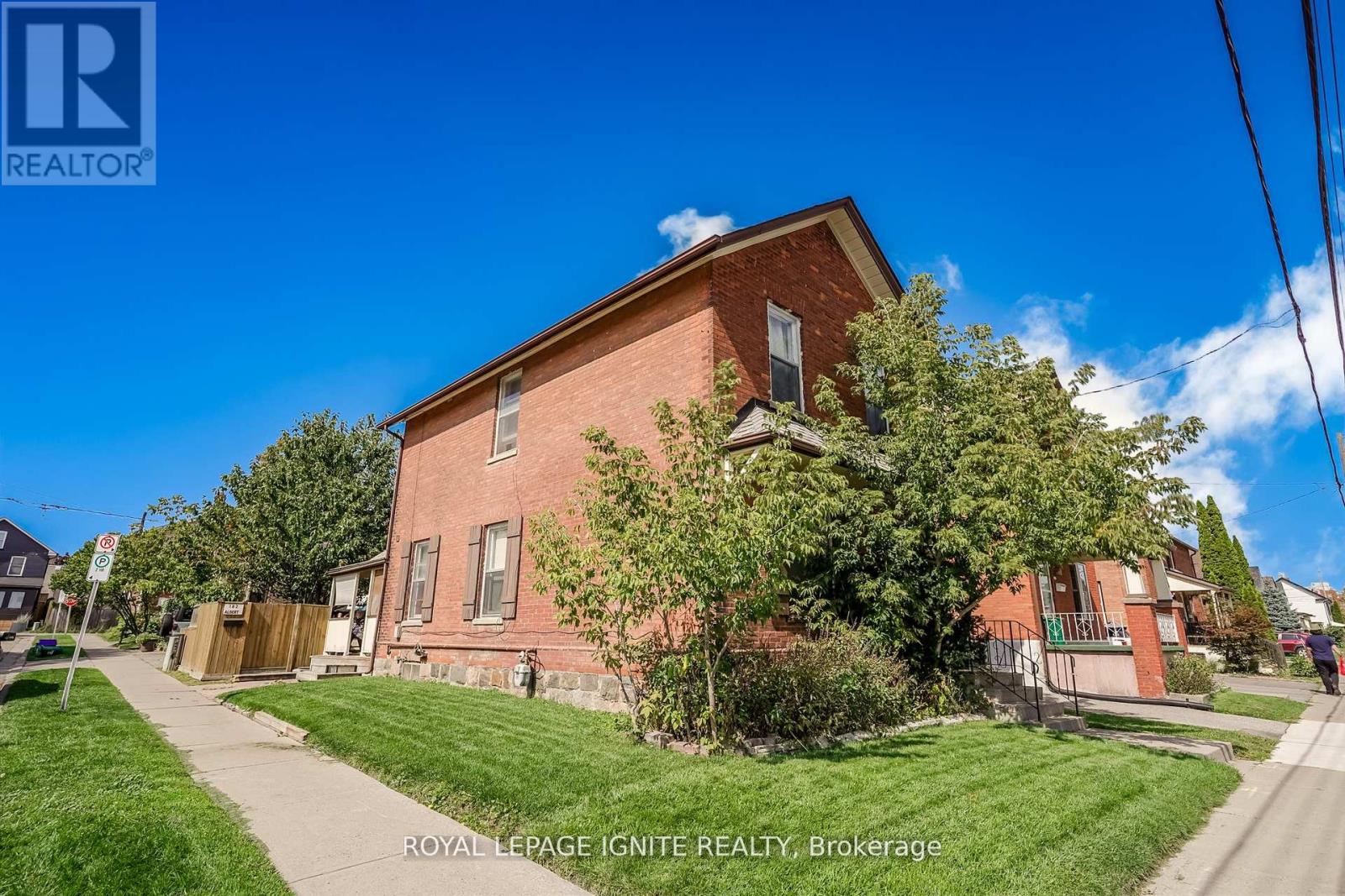 182 Albert Street, Oshawa, Ontario  L1H 4R2 - Photo 1 - E12426138