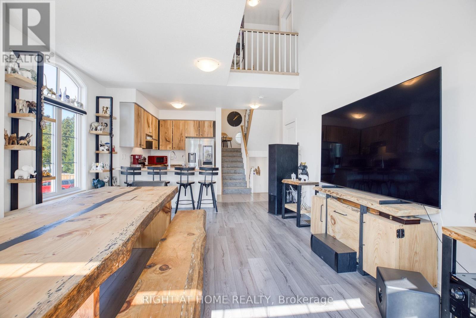 21 Lyall Stokes Circle, East Gwillimbury, Ontario  L0G 1M0 - Photo 10 - N12425282