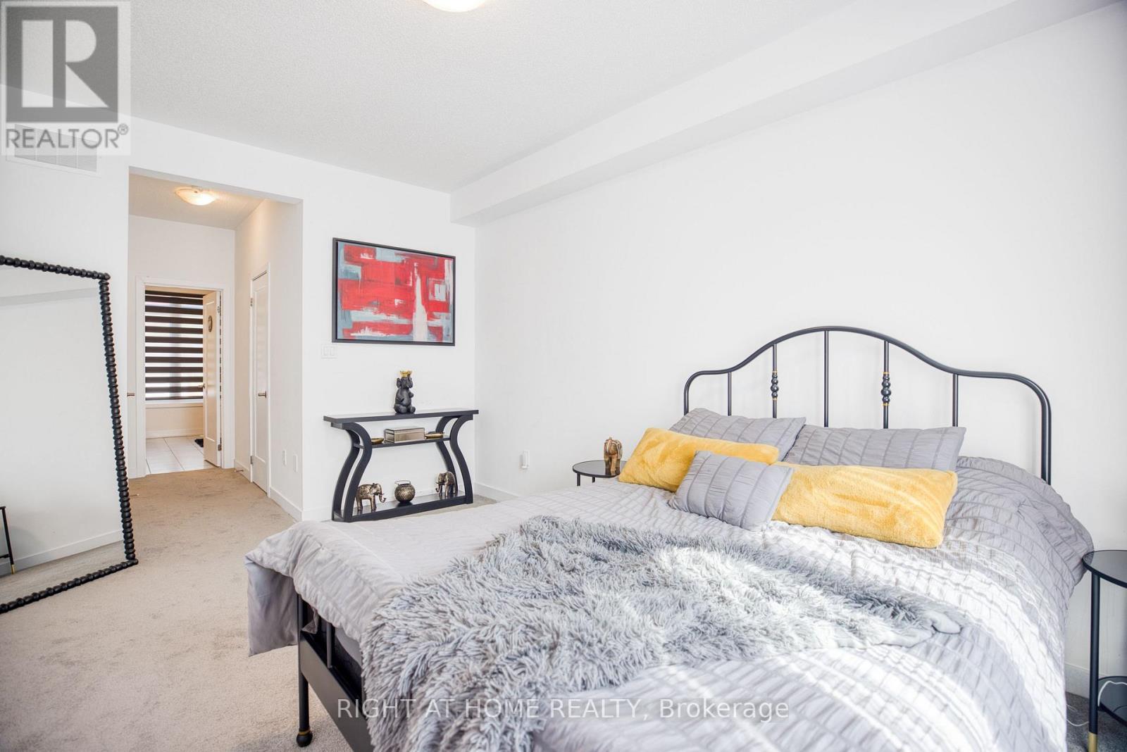 21 Lyall Stokes Circle, East Gwillimbury, Ontario  L0G 1M0 - Photo 16 - N12425282