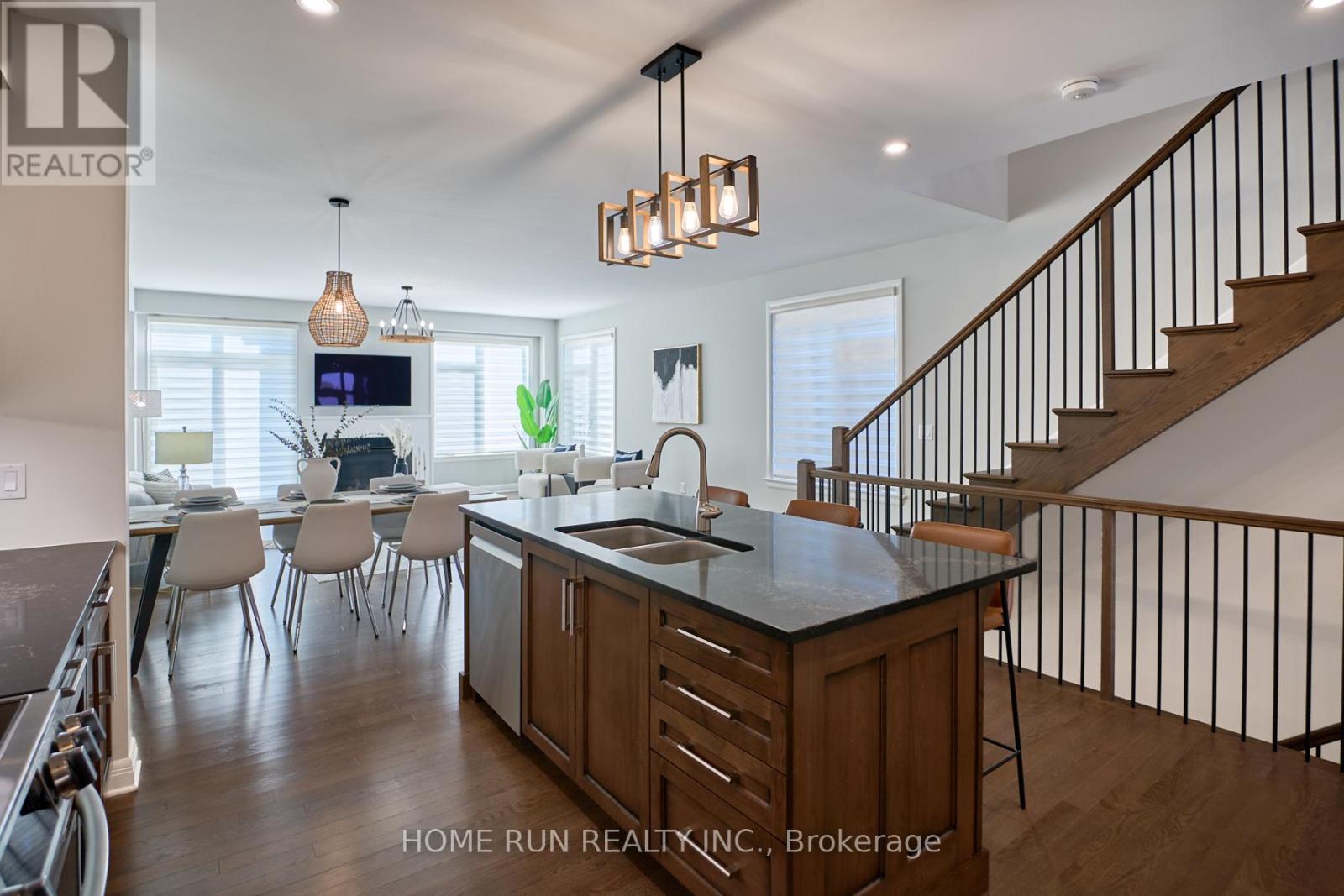 82 Michael Stoqua Street, Ottawa, Ontario  K1K 5A2 - Photo 12 - X12425358