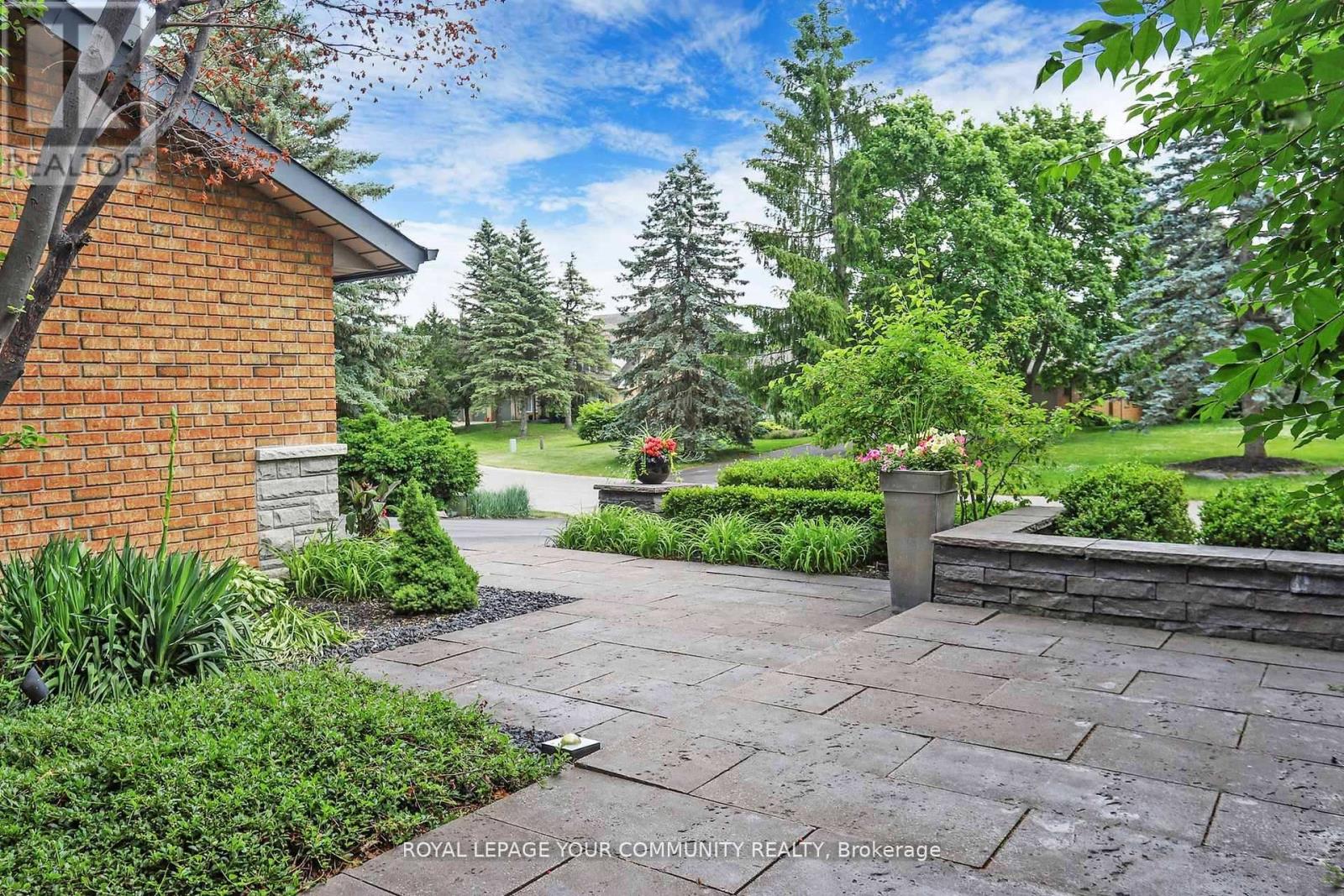 29 Curtis Crescent, King, Ontario  L7B 1C3 - Photo 6 - N12426191