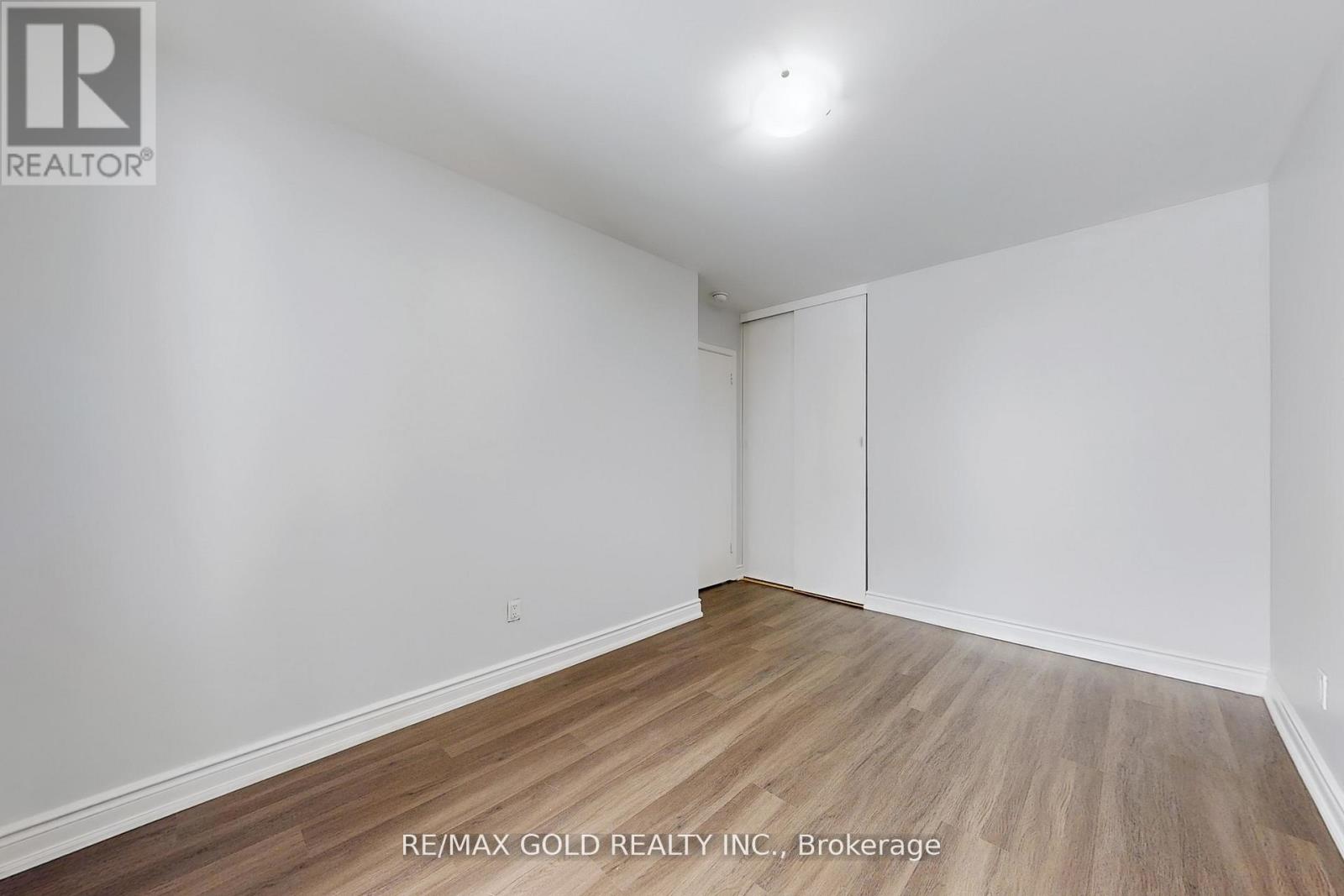 Main - 205 Cherry Court, Barrie, Ontario  L4N 4A5 - Photo 17 - S12373523