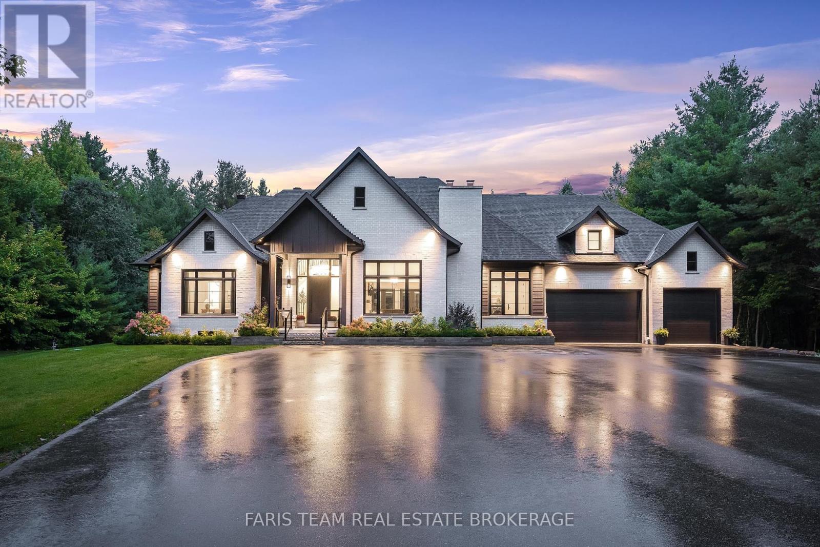 4 SYCAMORE CIRCLE, Springwater, Ontario