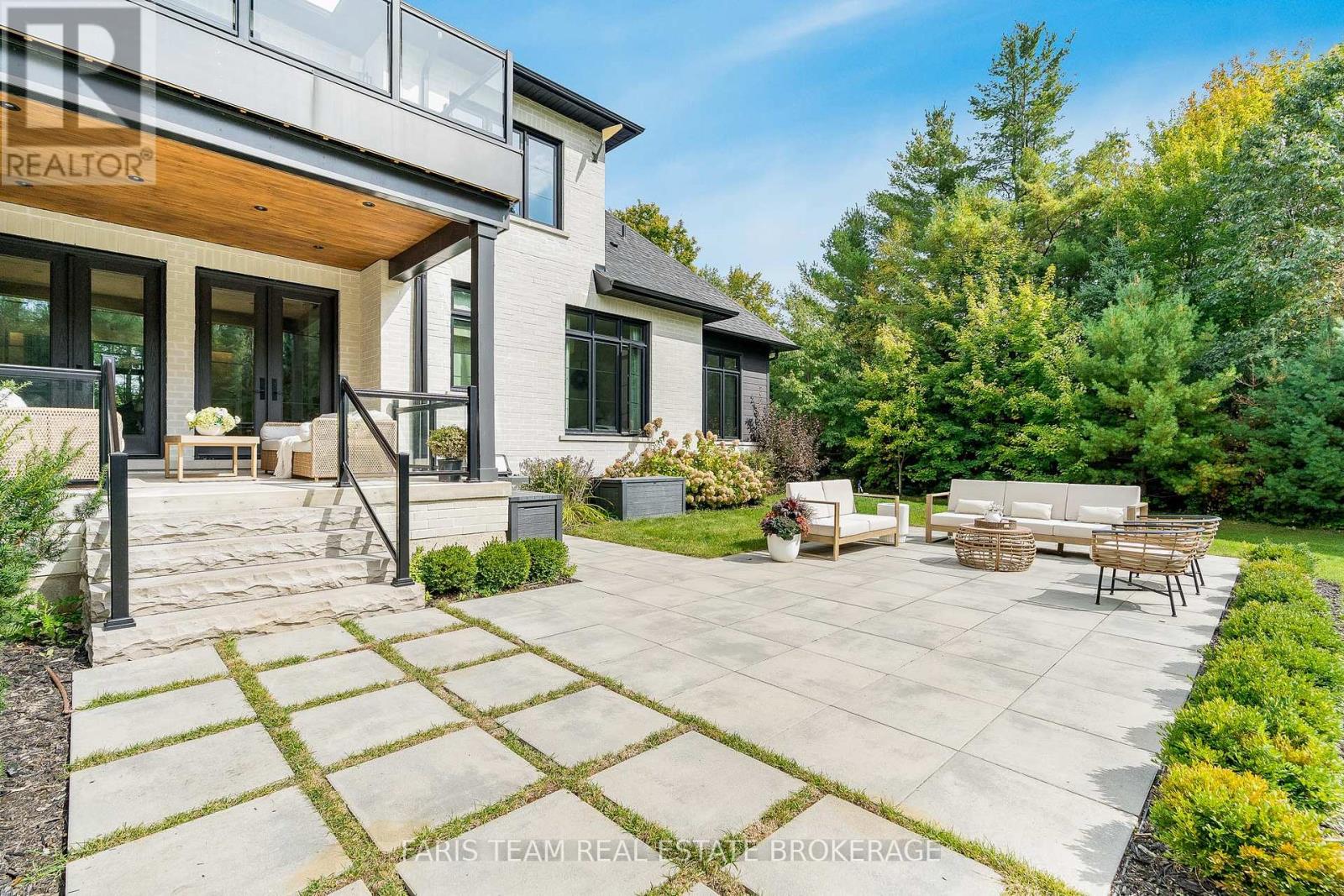4 Sycamore Circle, Springwater (Phelpston), Ontario  L0L 2K0 - Photo 40 - S12426195