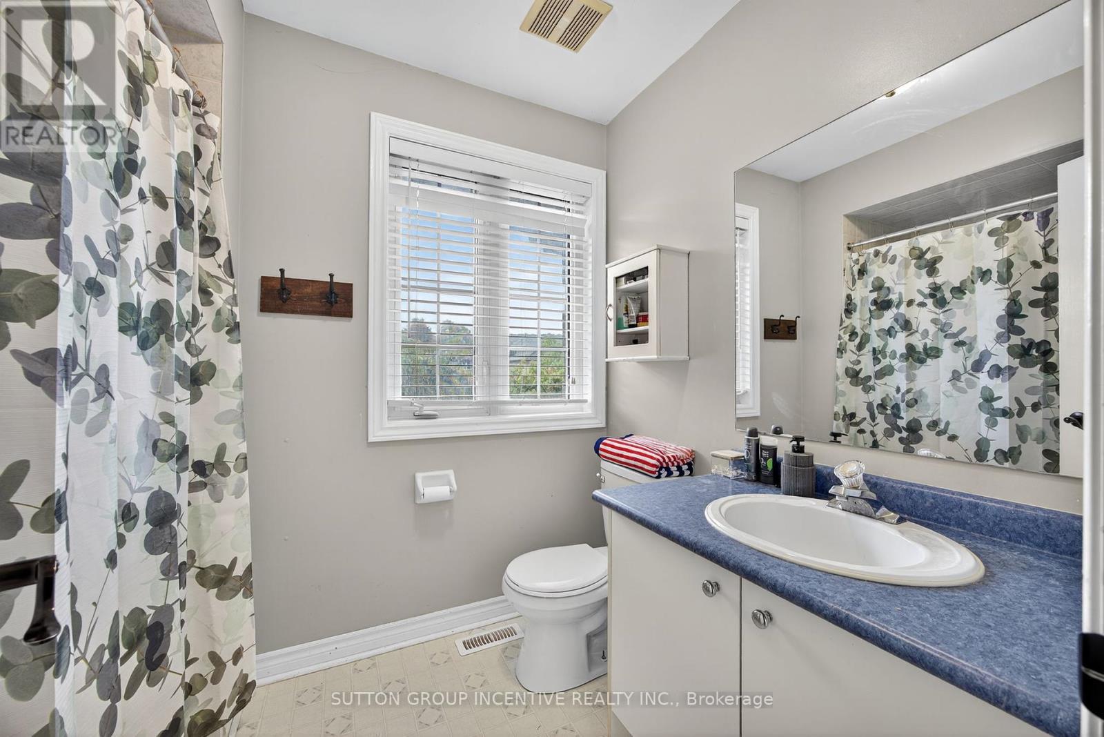 4 Dunnett Drive, Barrie, Ontario  L4N 0H8 - Photo 20 - S12426218