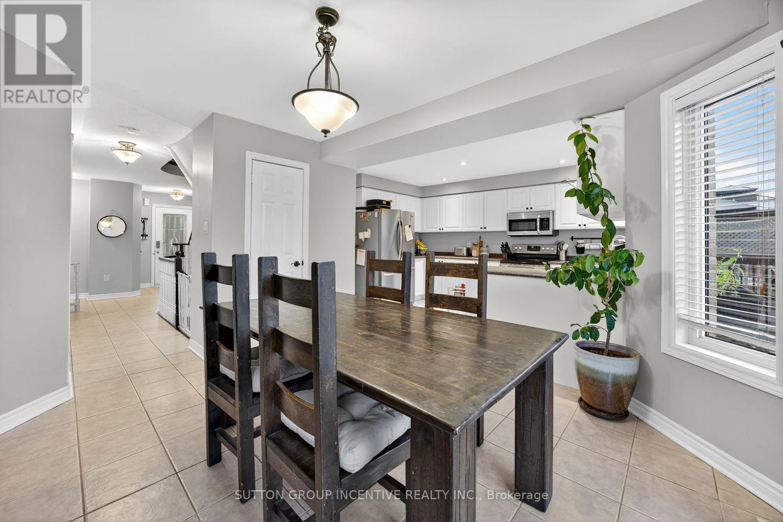 4 Dunnett Drive, Barrie, Ontario  L4N 0H8 - Photo 8 - S12426218