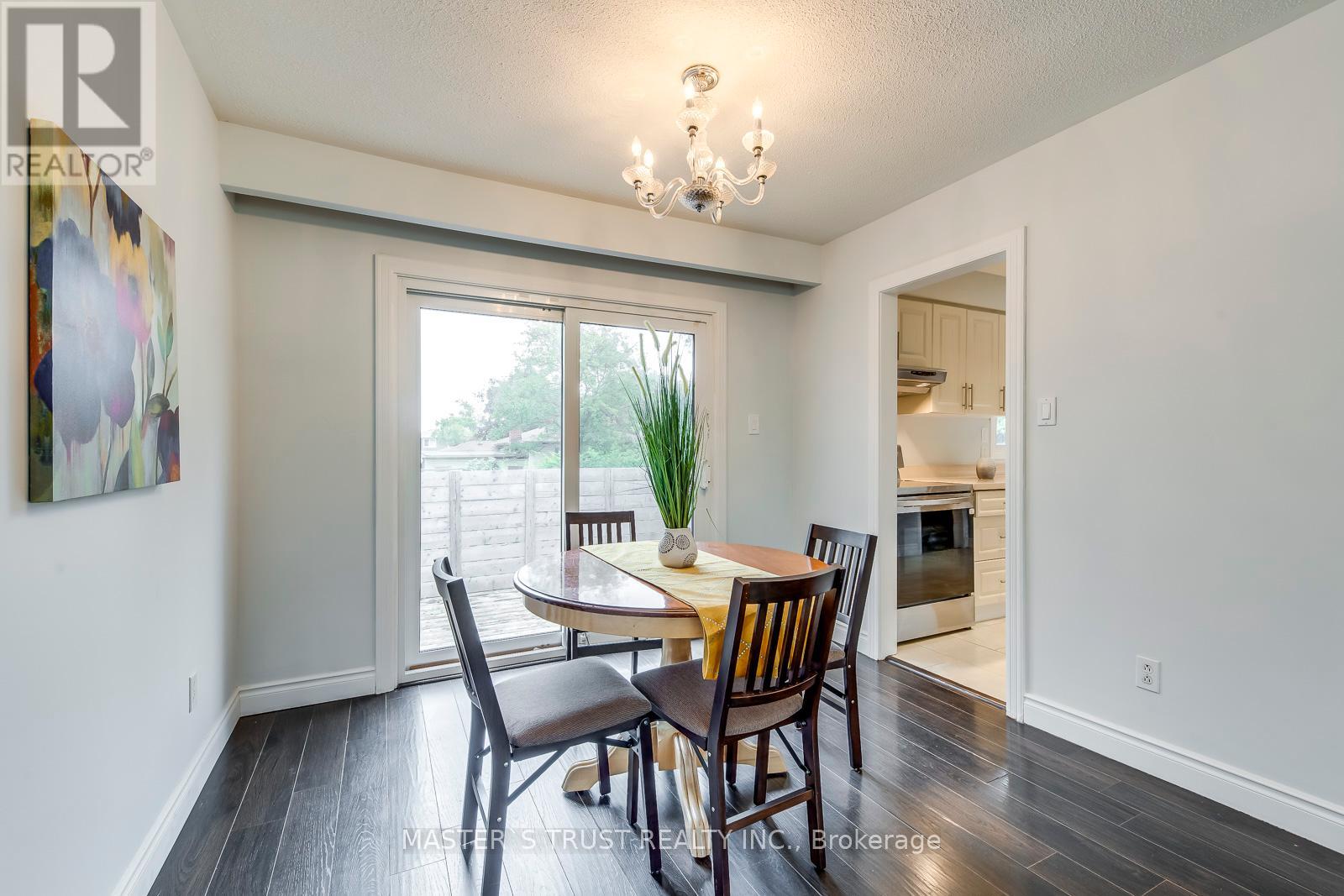 247 Kenwood Avenue, Burlington, Ontario  L7L 4L9 - Photo 13 - W12426183