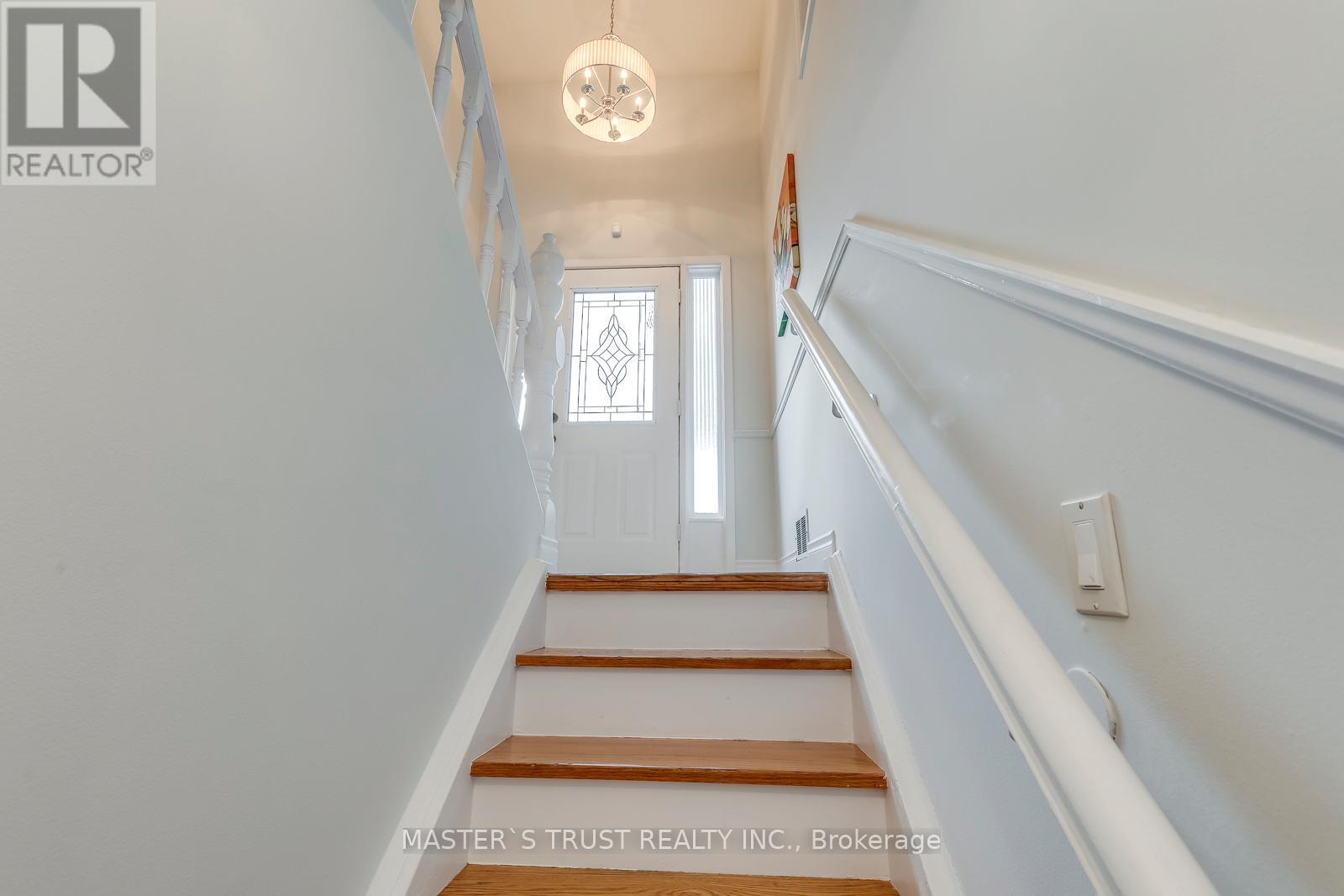 247 Kenwood Avenue, Burlington, Ontario  L7L 4L9 - Photo 32 - W12426183