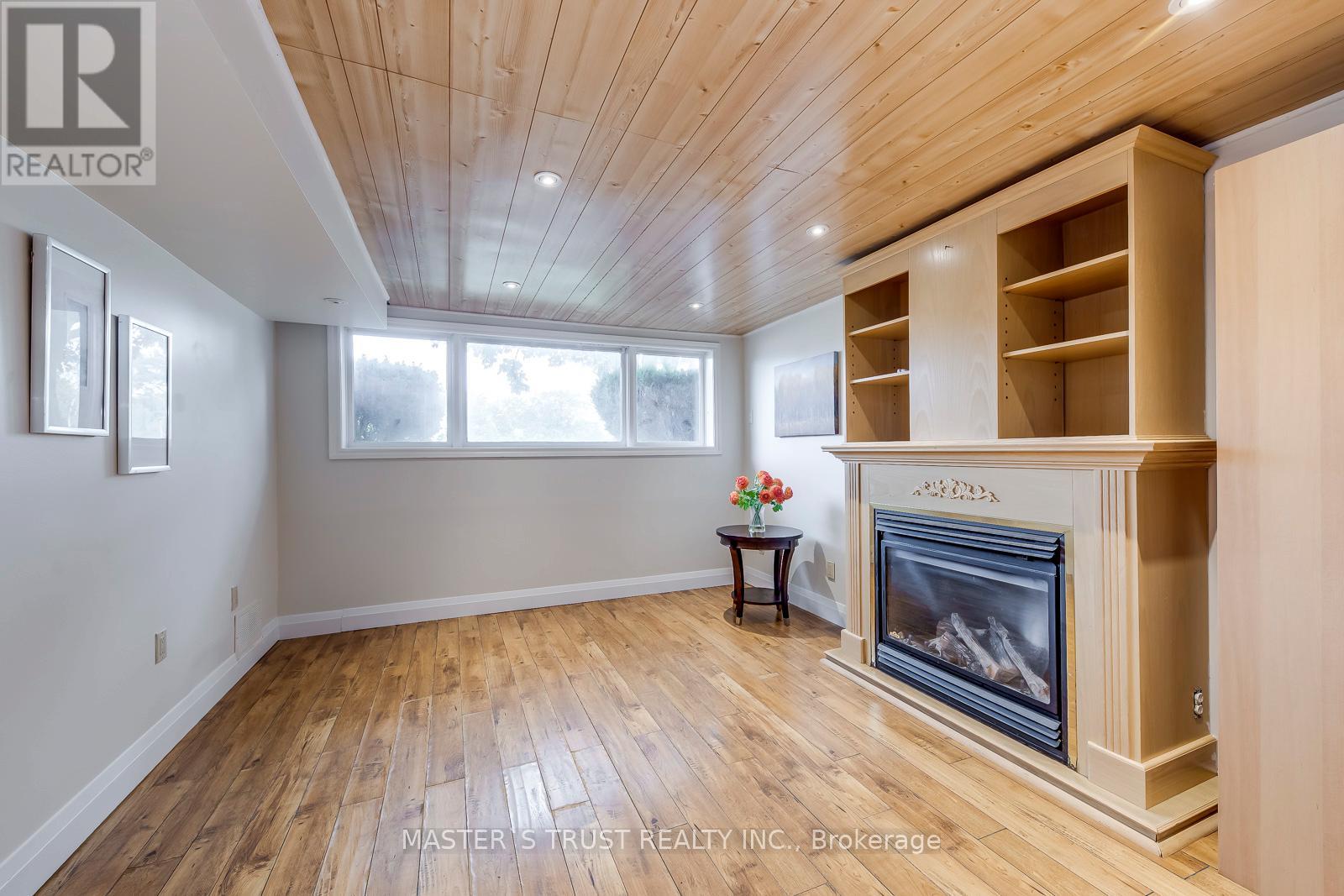 247 Kenwood Avenue, Burlington, Ontario  L7L 4L9 - Photo 33 - W12426183