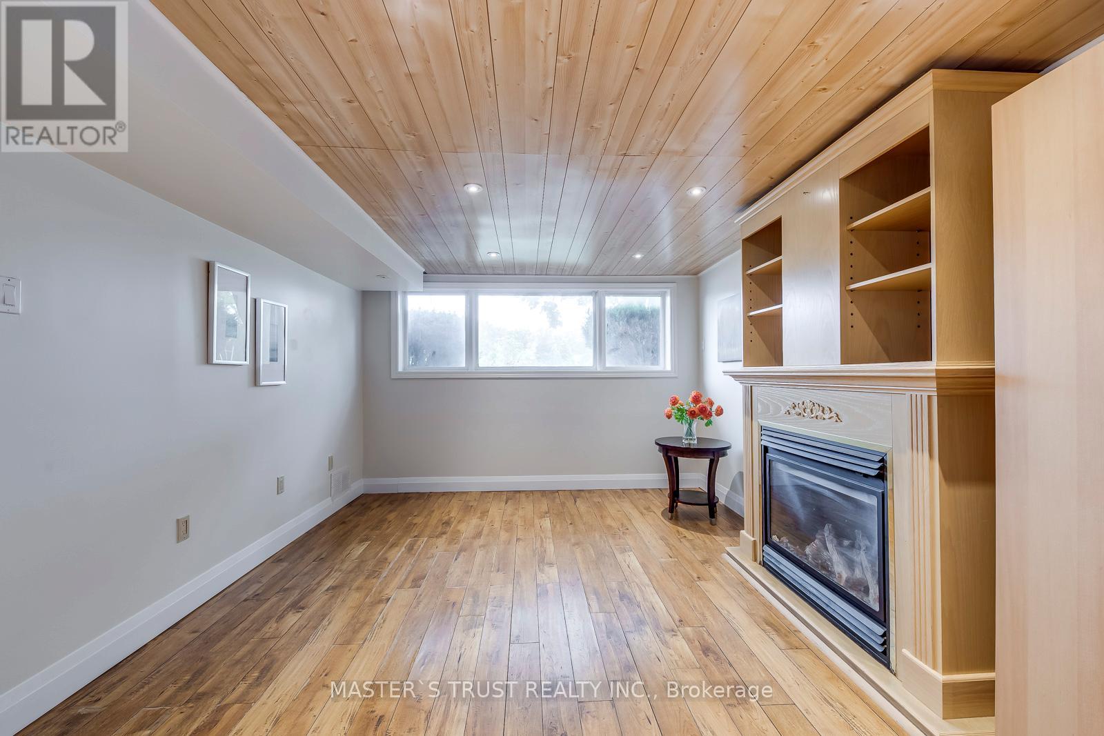 247 Kenwood Avenue, Burlington, Ontario  L7L 4L9 - Photo 34 - W12426183