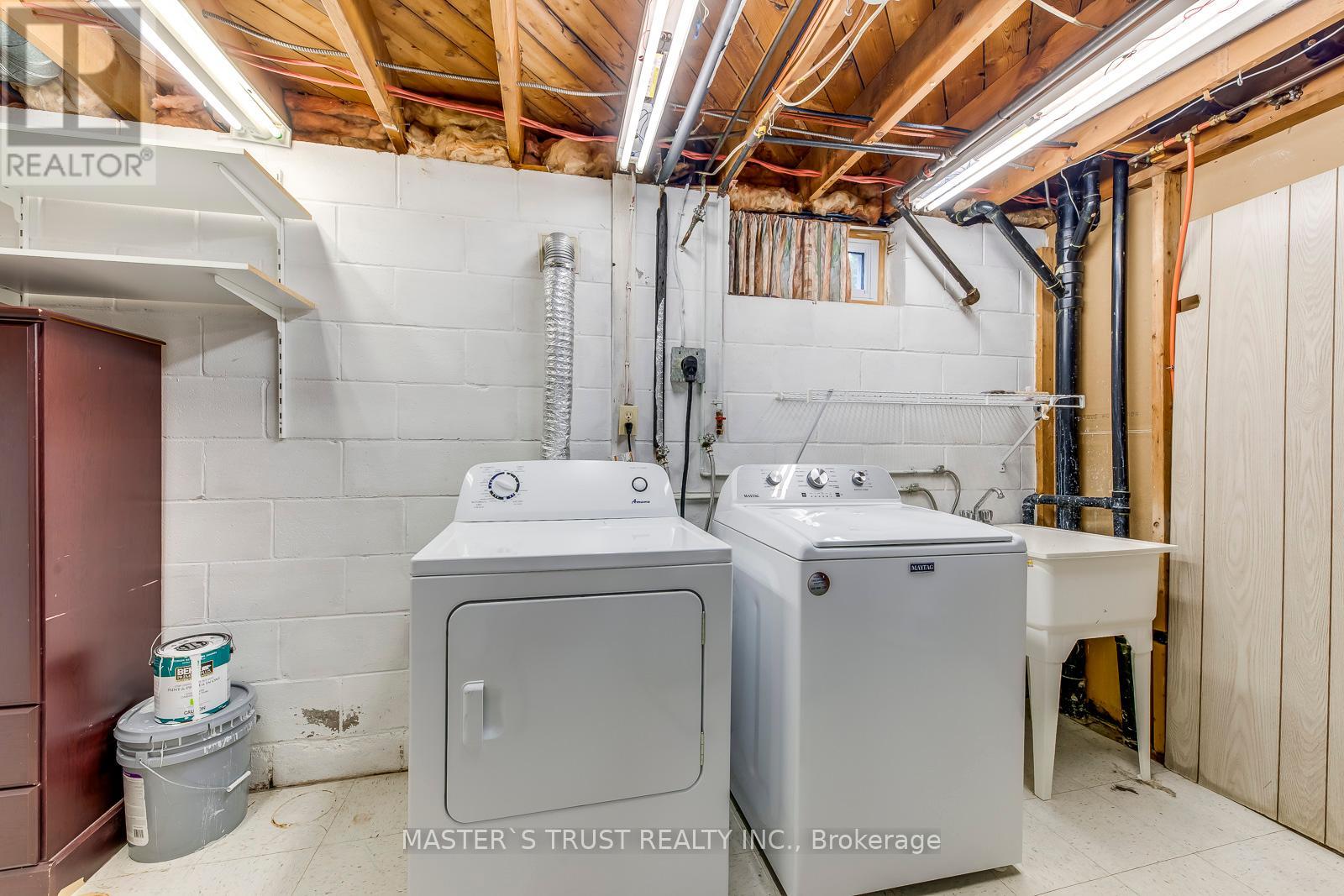 247 Kenwood Avenue, Burlington, Ontario  L7L 4L9 - Photo 42 - W12426183