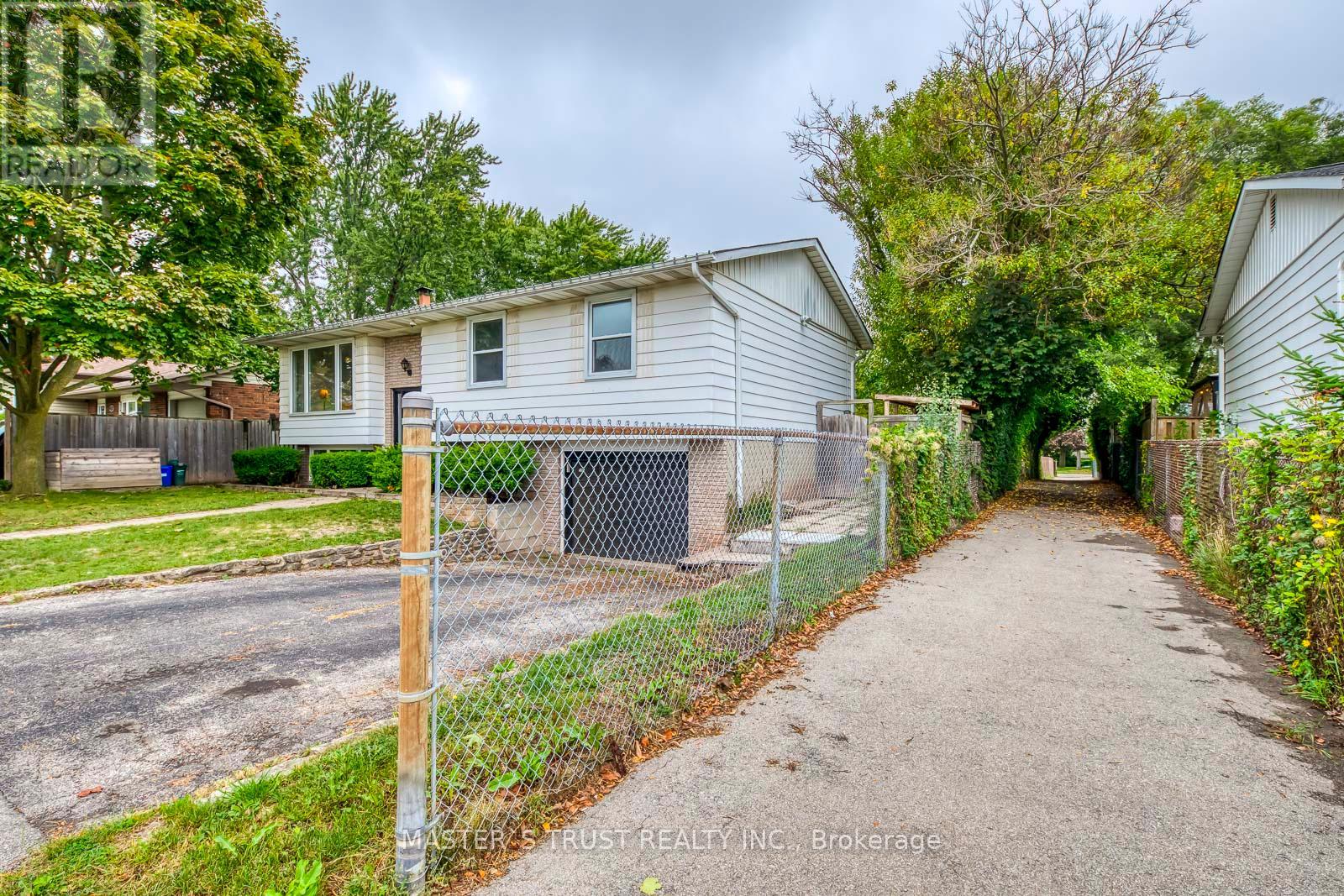 247 Kenwood Avenue, Burlington, Ontario  L7L 4L9 - Photo 43 - W12426183