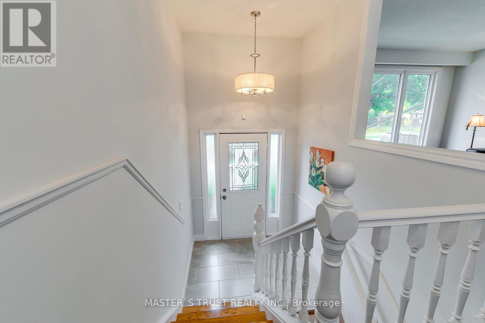247 Kenwood Avenue, Burlington, Ontario  L7L 4L9 - Photo 5 - W12426183