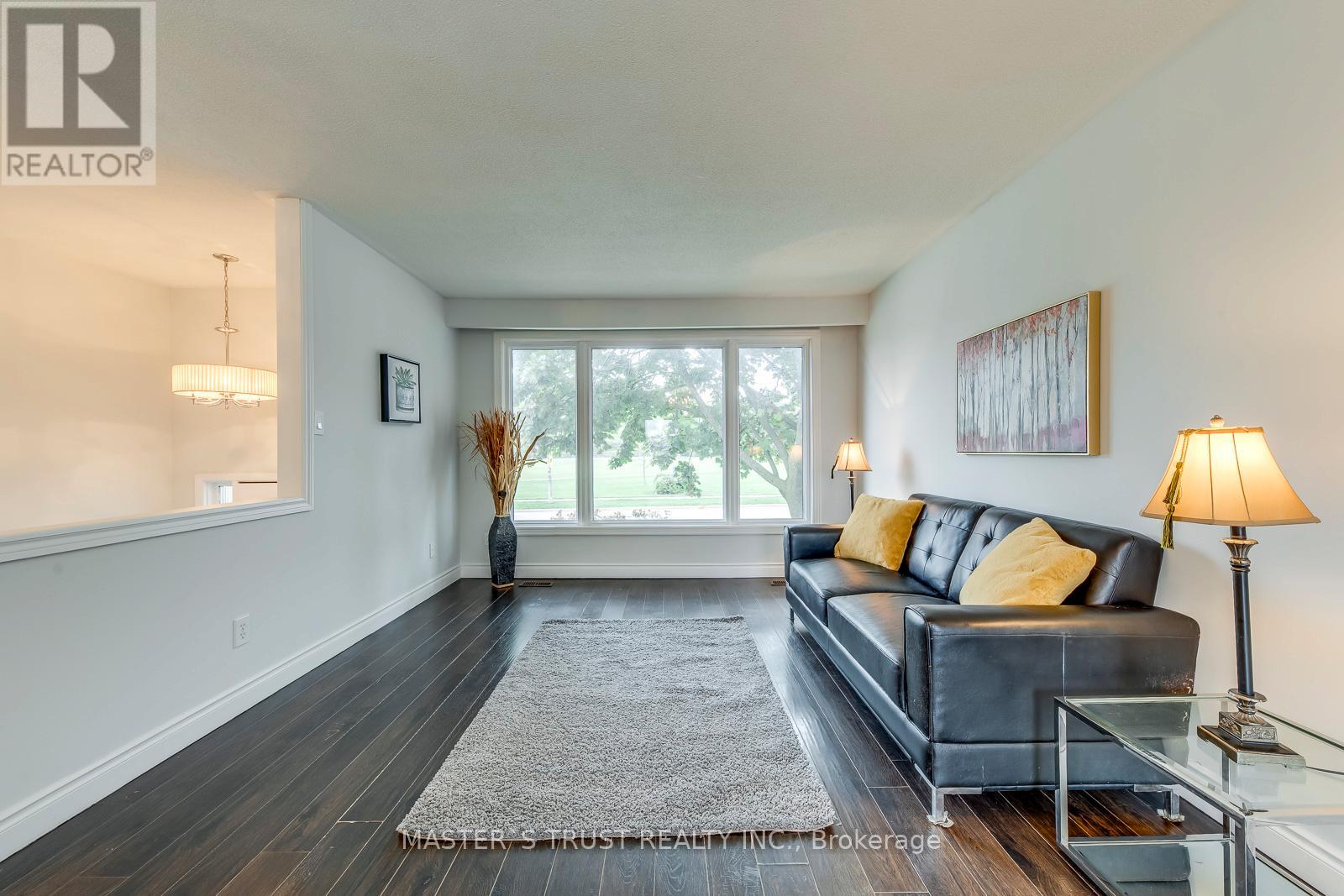 247 Kenwood Avenue, Burlington, Ontario  L7L 4L9 - Photo 8 - W12426183