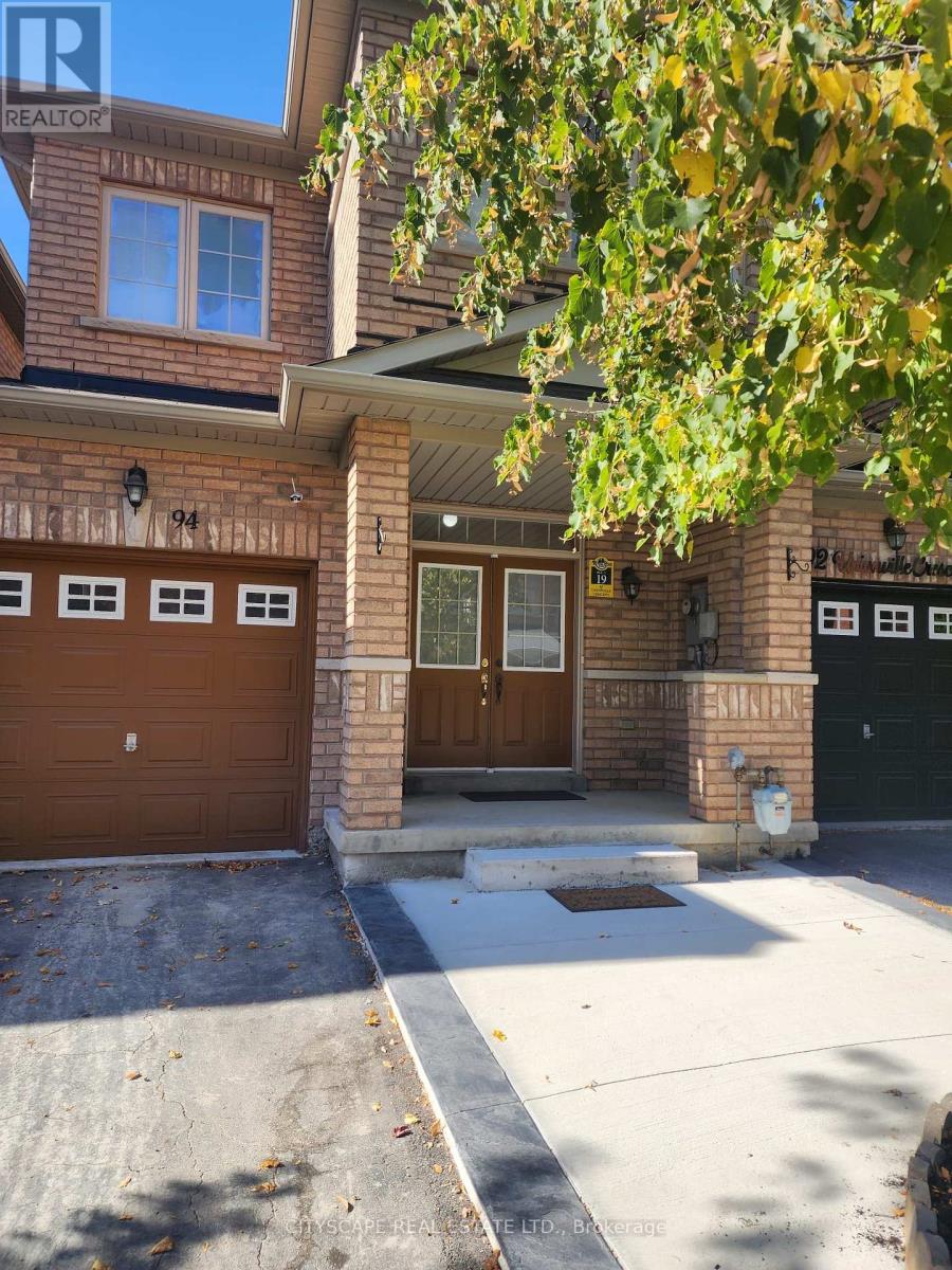 94 Unionville Crescent, Brampton, Ontario  L6P 2Z4 - Photo 2 - W12426194