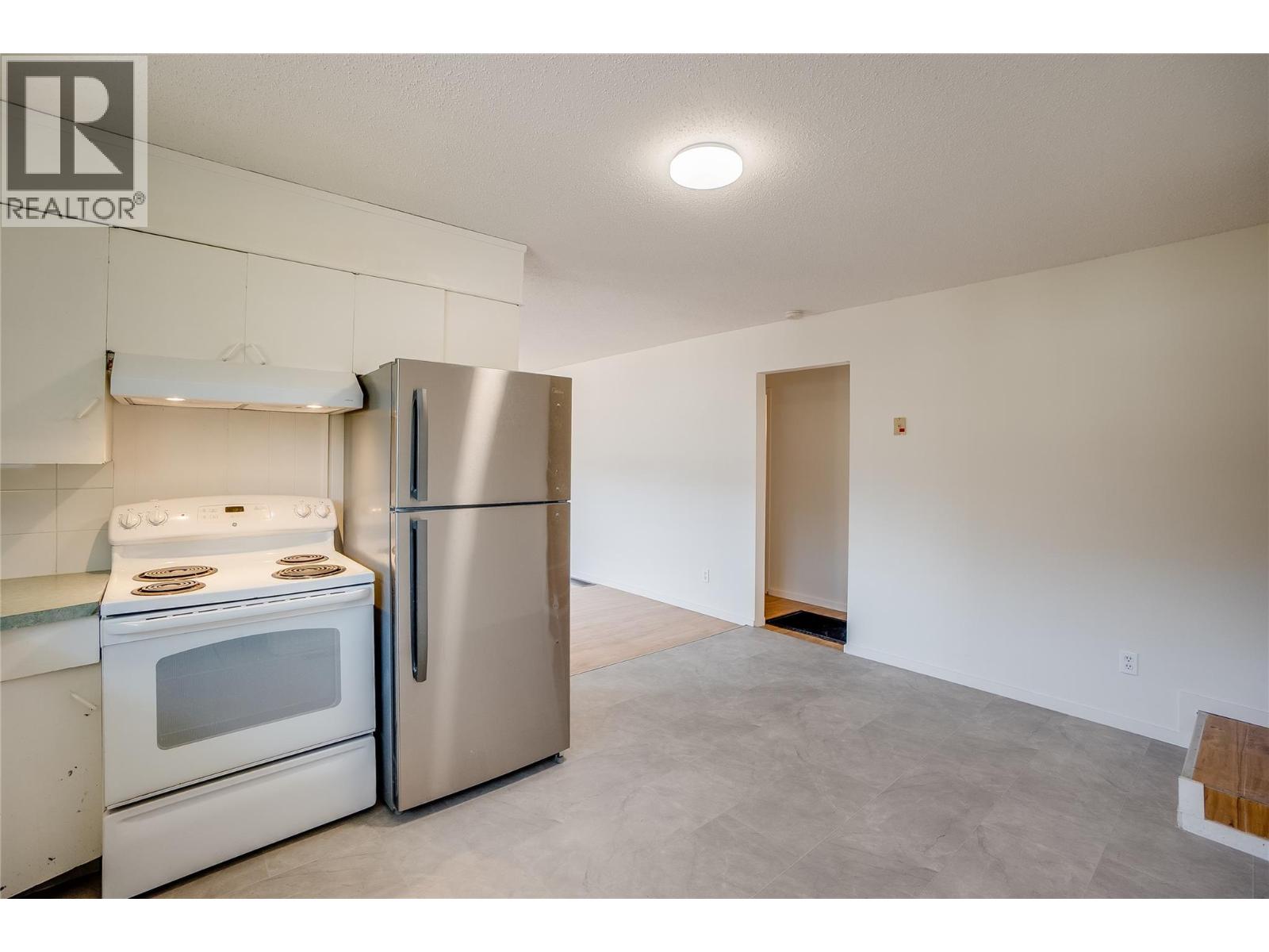 2912 5th Avenue, Castlegar, British Columbia  V1N 2T8 - Photo 12 - 10364104