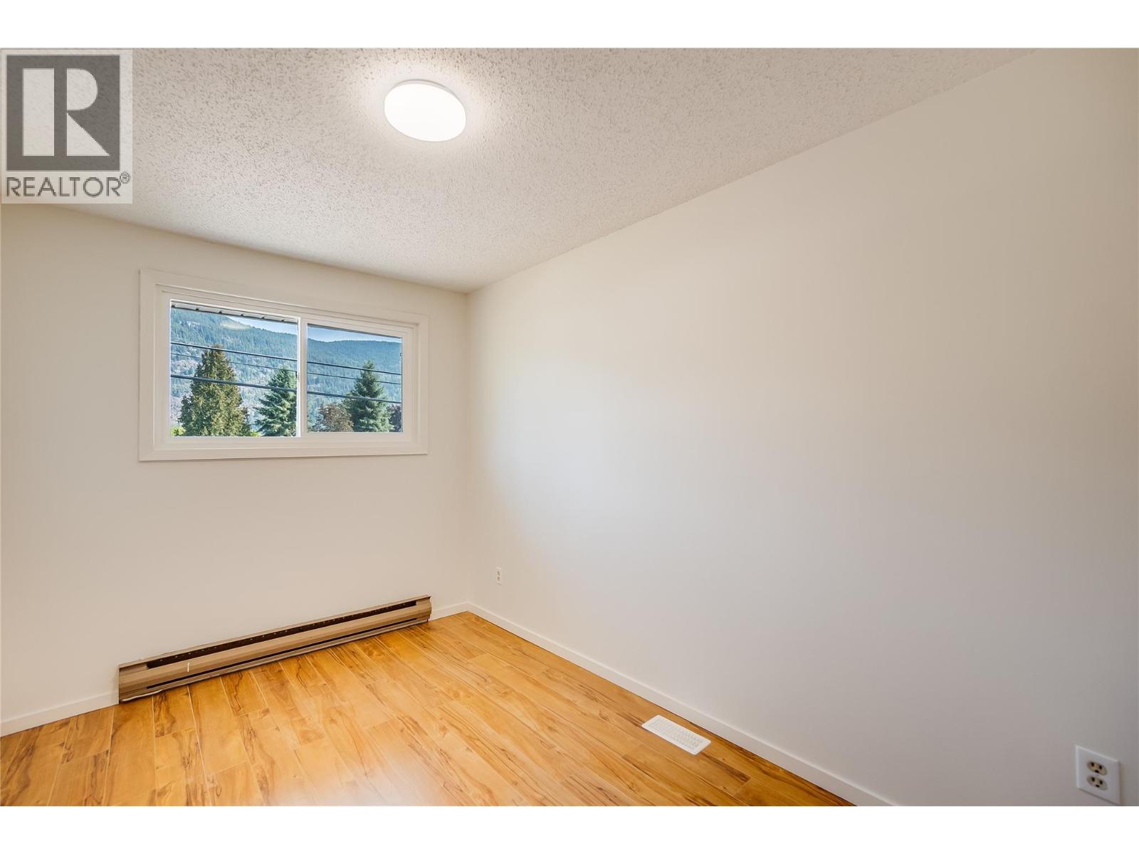2912 5th Avenue, Castlegar, British Columbia  V1N 2T8 - Photo 15 - 10364104