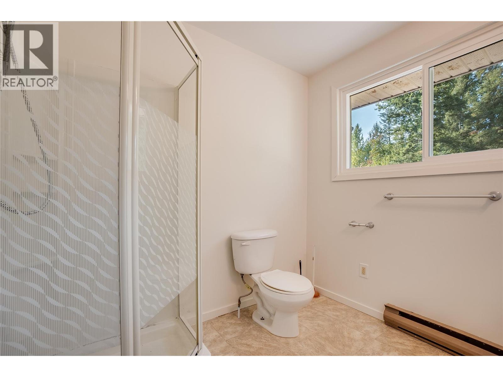 2912 5th Avenue, Castlegar, British Columbia  V1N 2T8 - Photo 21 - 10364104