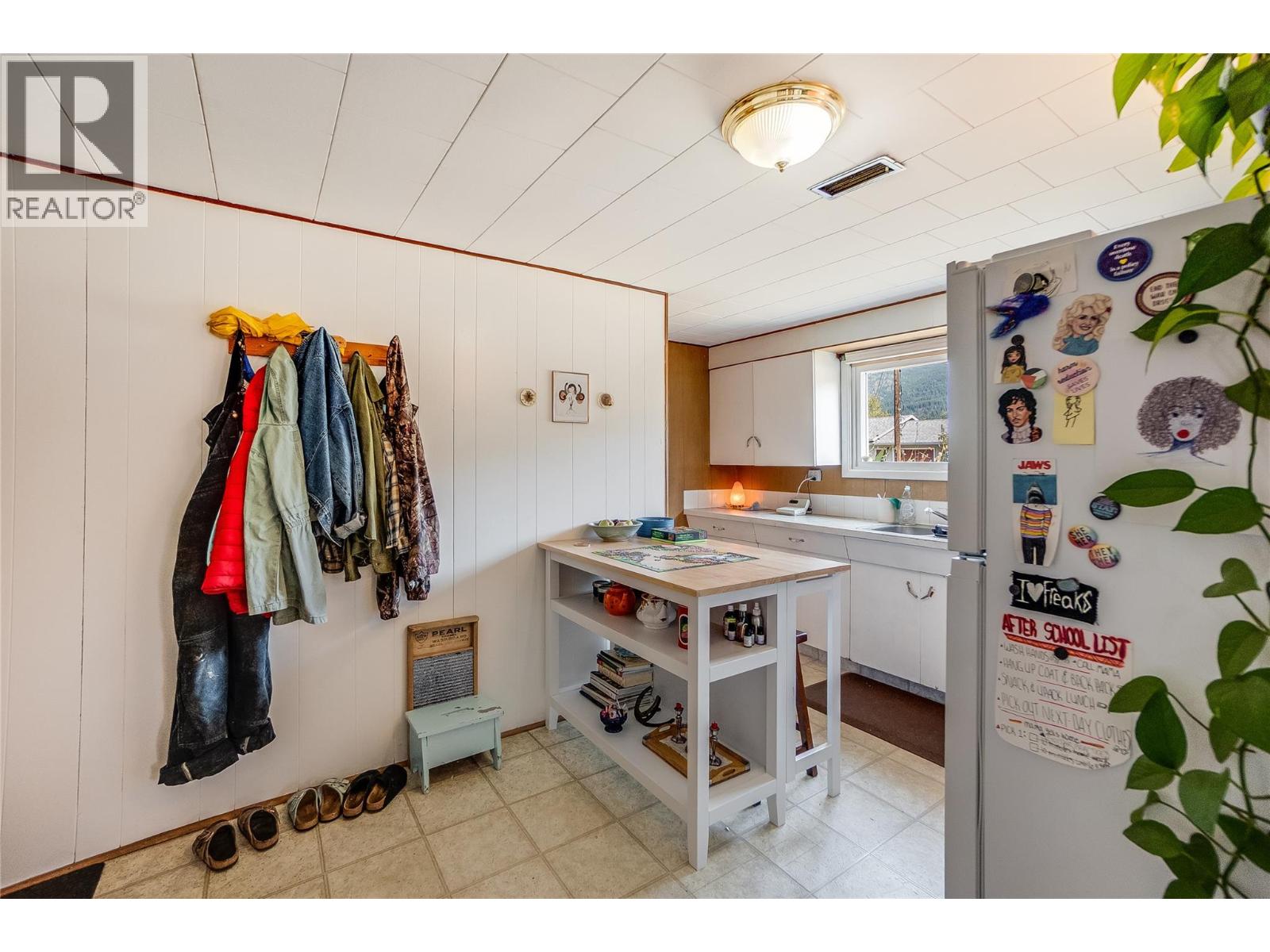 2912 5th Avenue, Castlegar, British Columbia  V1N 2T8 - Photo 33 - 10364104