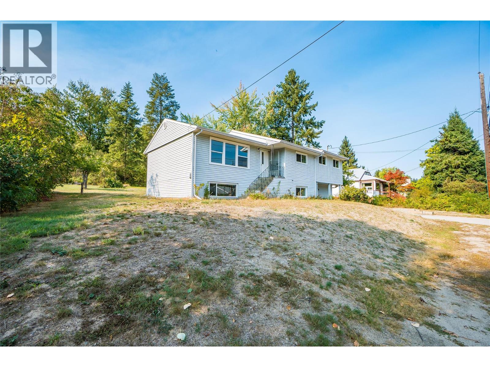 2912 5th Avenue, Castlegar, British Columbia  V1N 2T8 - Photo 51 - 10364104
