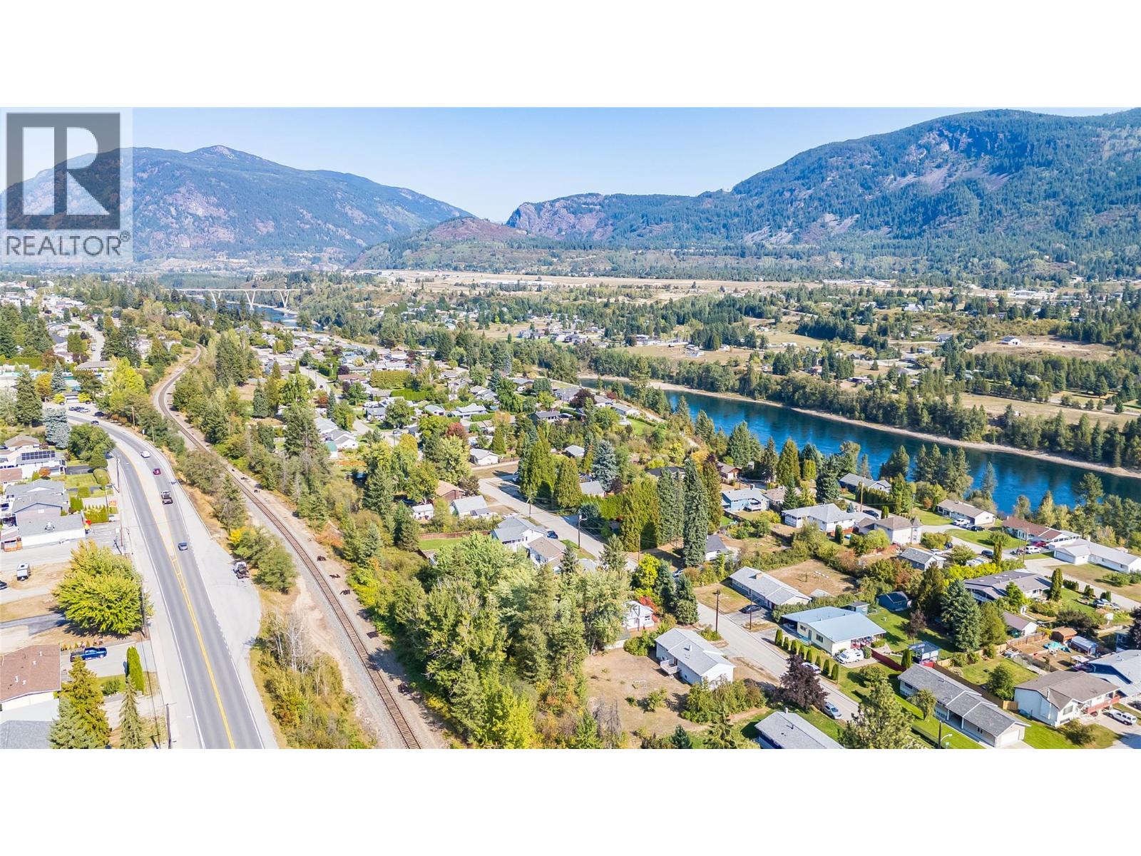 2912 5th Avenue, Castlegar, British Columbia  V1N 2T8 - Photo 59 - 10364104