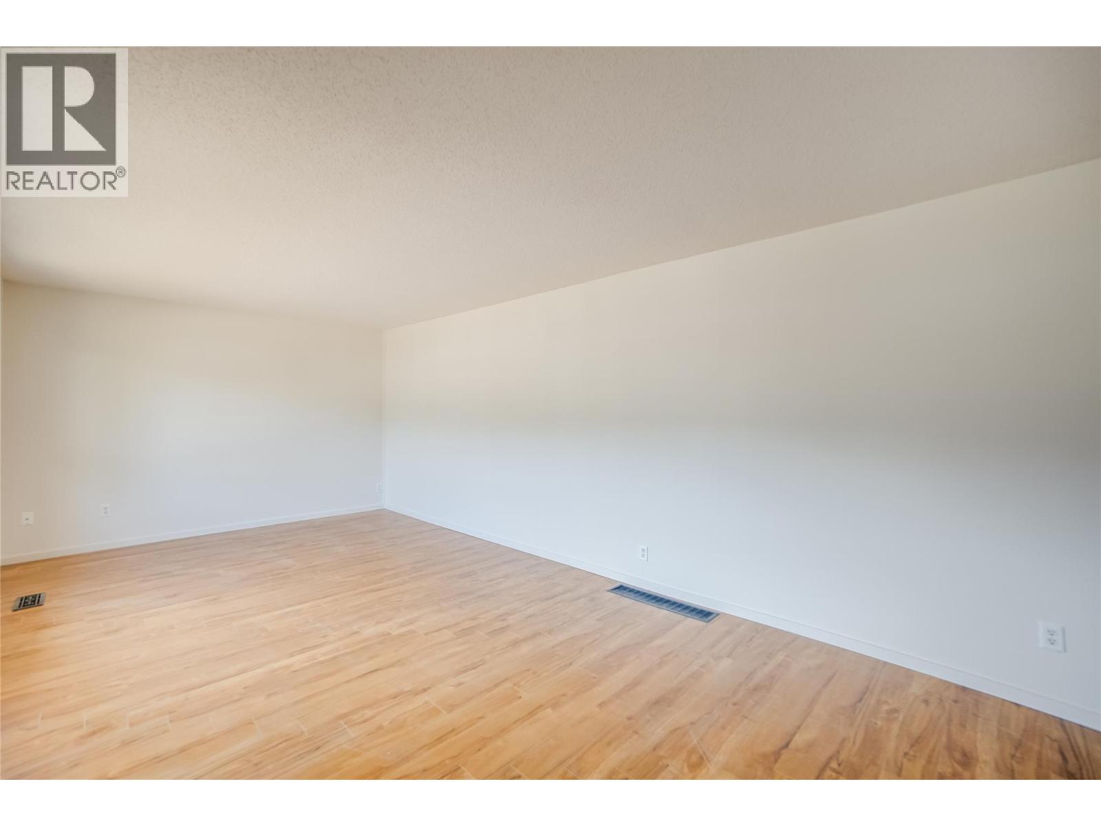 2912 5th Avenue, Castlegar, British Columbia  V1N 2T8 - Photo 7 - 10364104